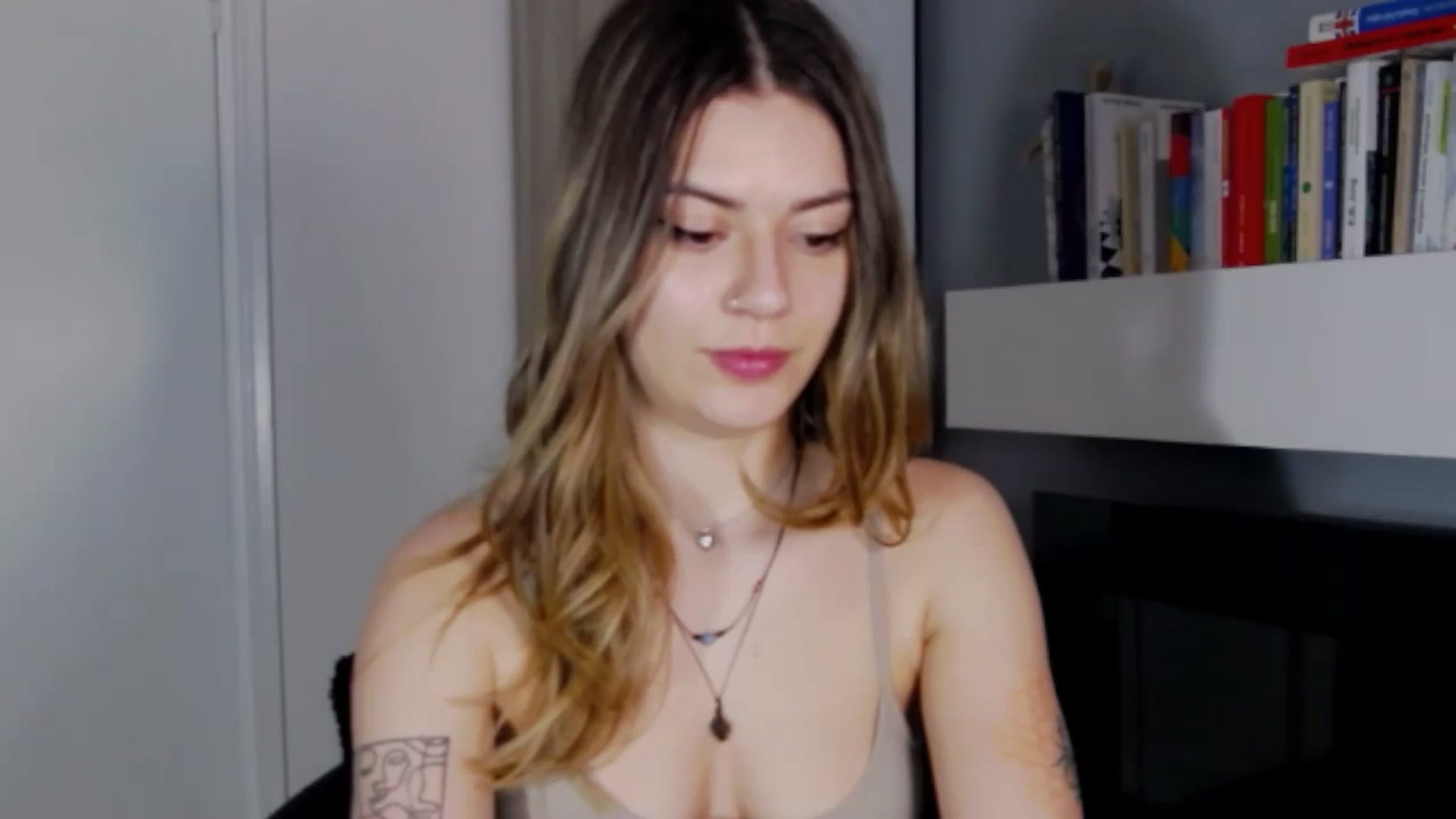 Gallery image thumbnail from RiriBee's myfreecams stream on, 04/21/2024, 20:26 image 8 of 20