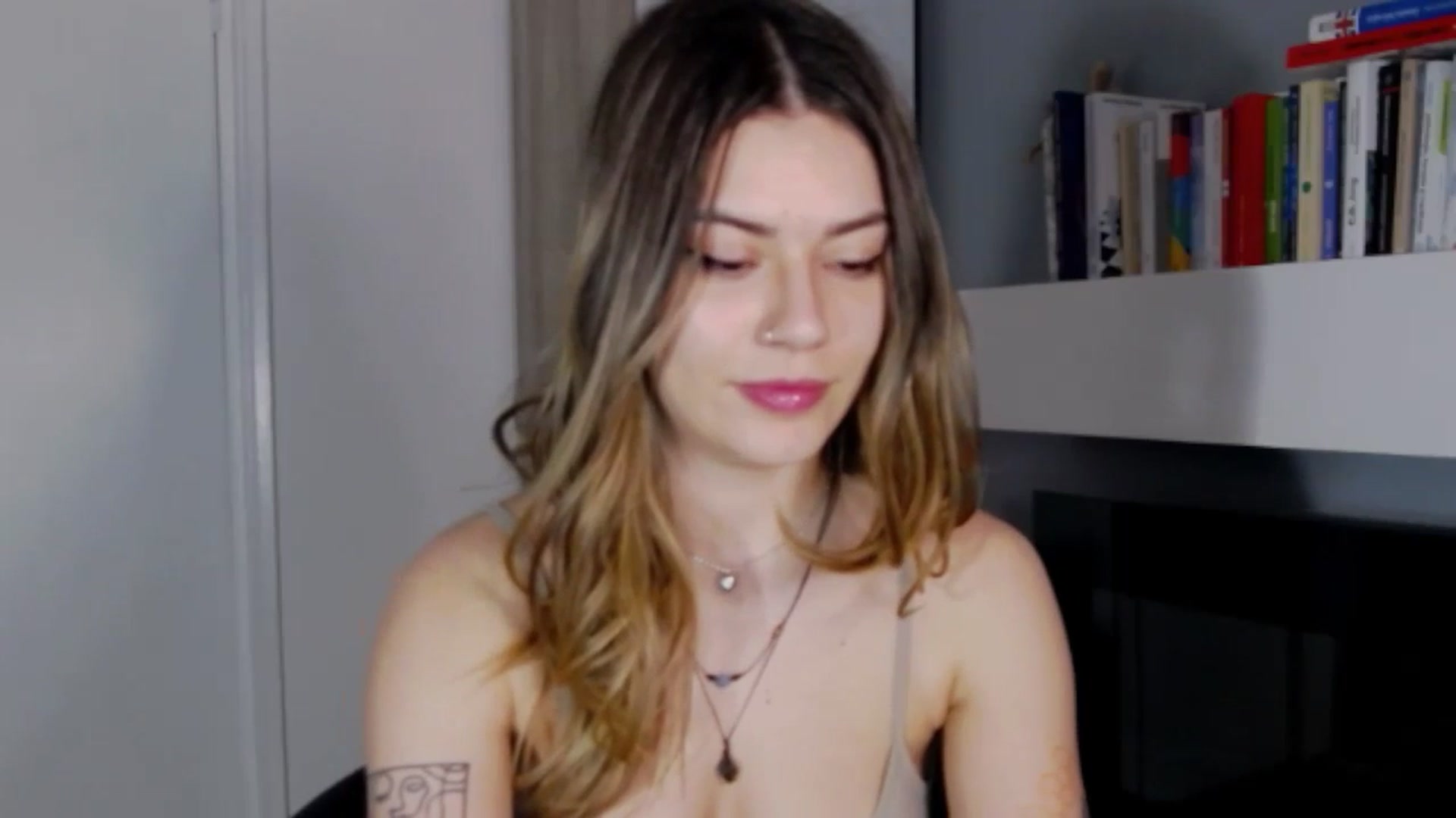 Gallery image thumbnail from RiriBee's myfreecams stream on, 04/21/2024, 20:26 image 10 of 20