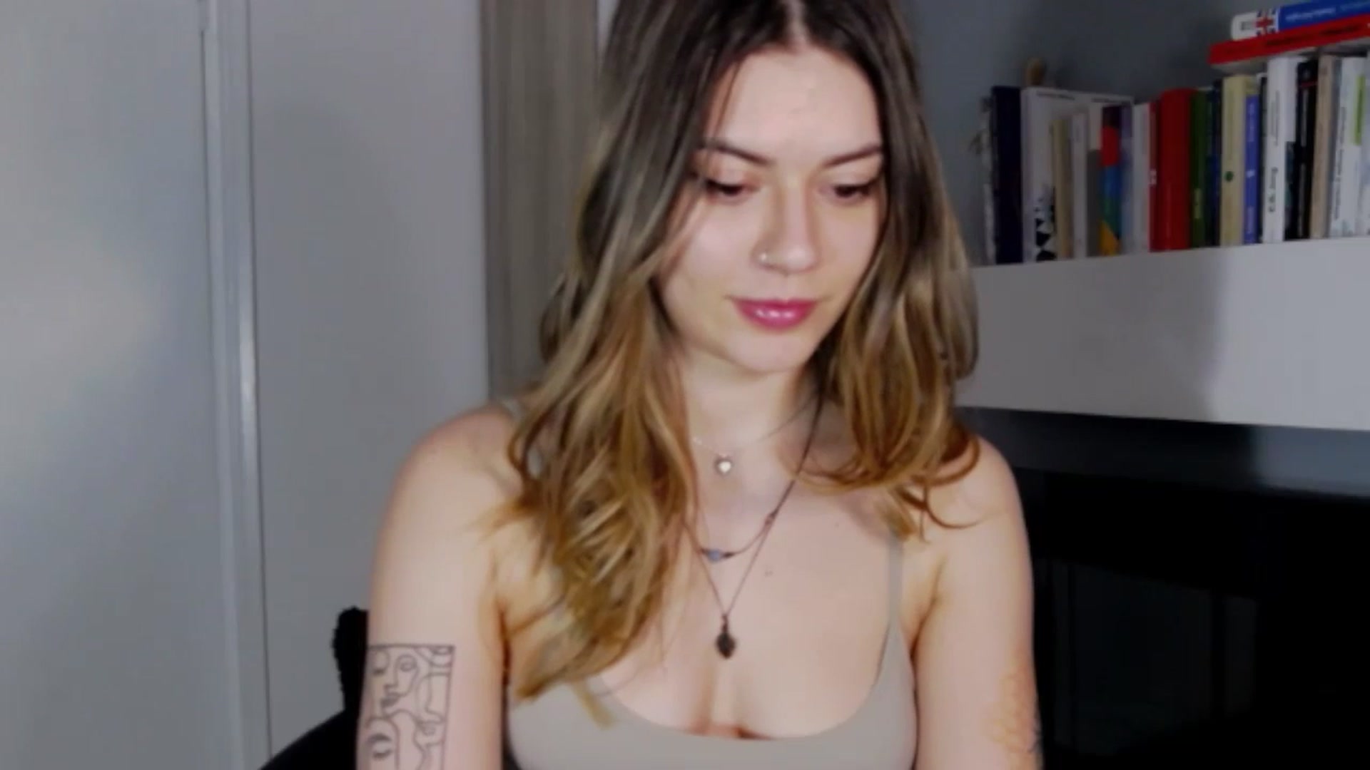 Gallery image thumbnail from RiriBee's myfreecams stream on, 04/21/2024, 20:26 image 16 of 20