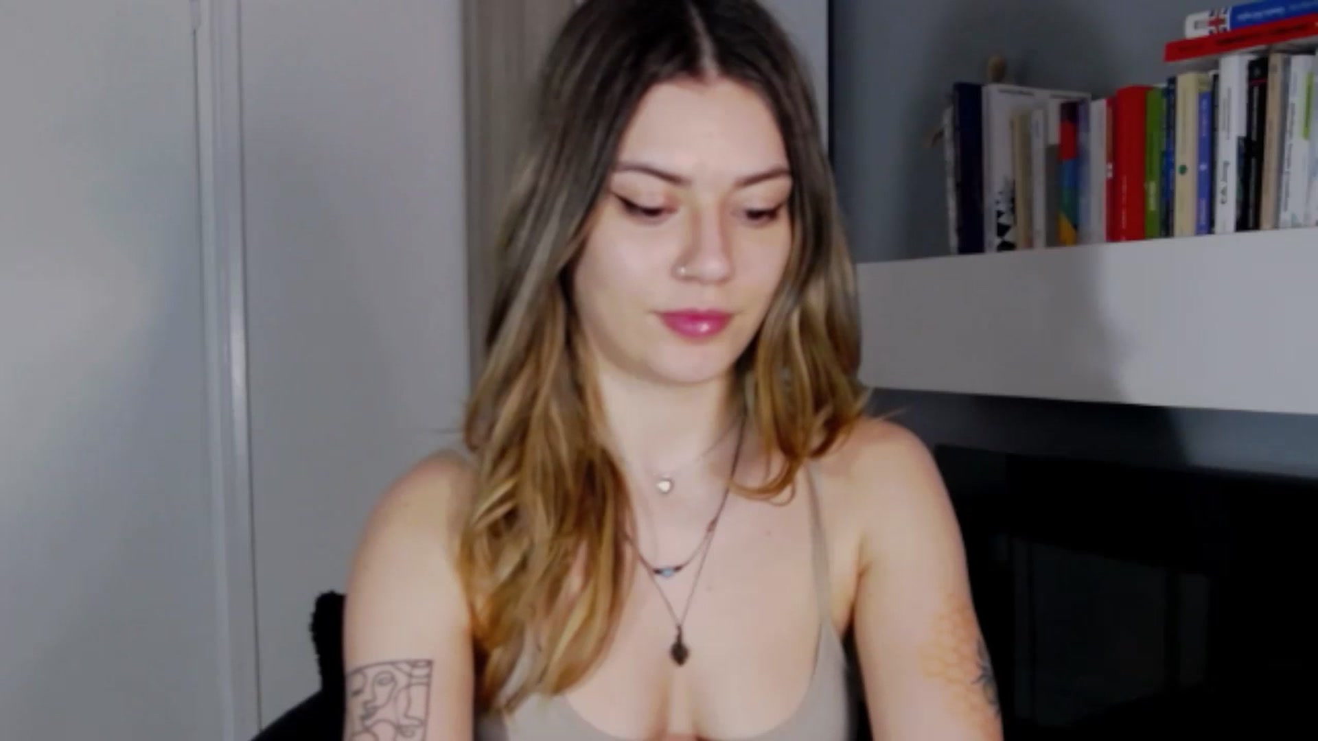 Gallery image thumbnail from RiriBee's myfreecams stream on, 04/21/2024, 20:26 image 5 of 20