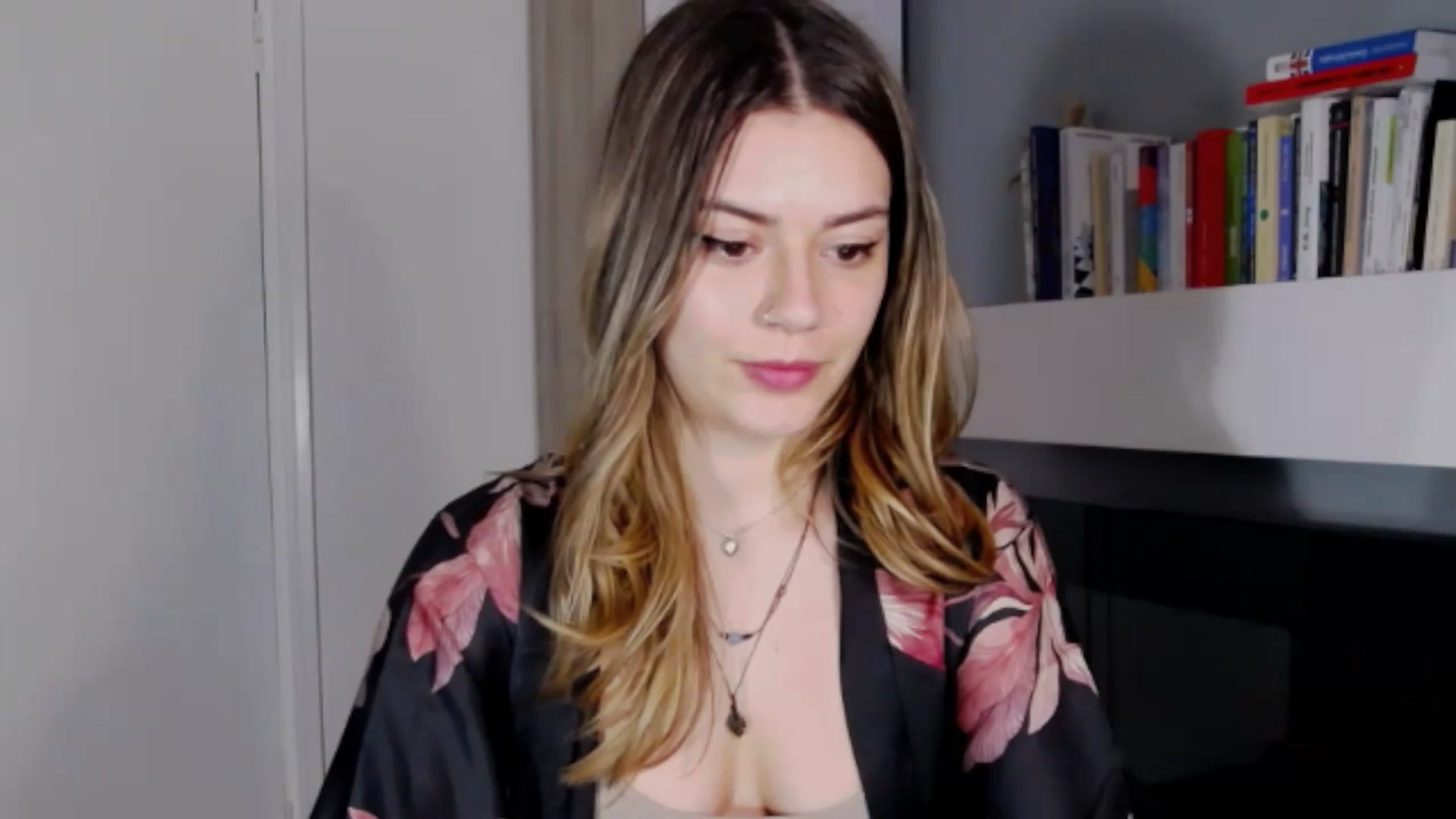 Gallery image thumbnail from RiriBee's myfreecams stream on, 04/21/2024, 21:50 image 6 of 20