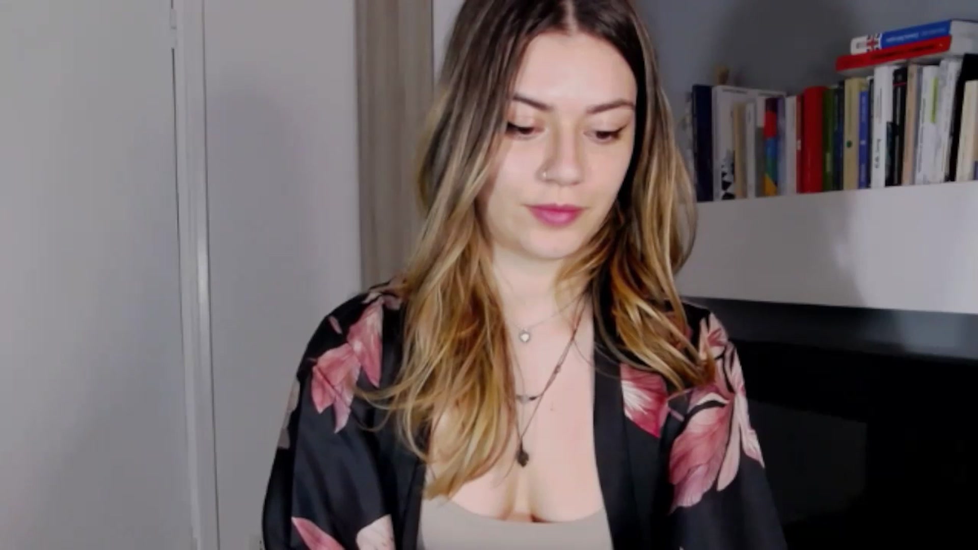 Gallery image thumbnail from RiriBee's myfreecams stream on, 04/21/2024, 21:50 image 7 of 20