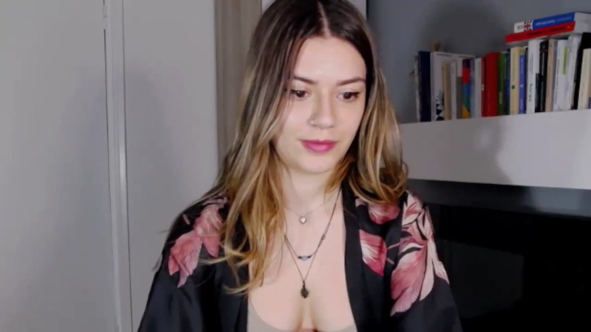 Gallery image thumbnail from RiriBee's myfreecams stream on, 04/21/2024, 21:50 image 10 of 20
