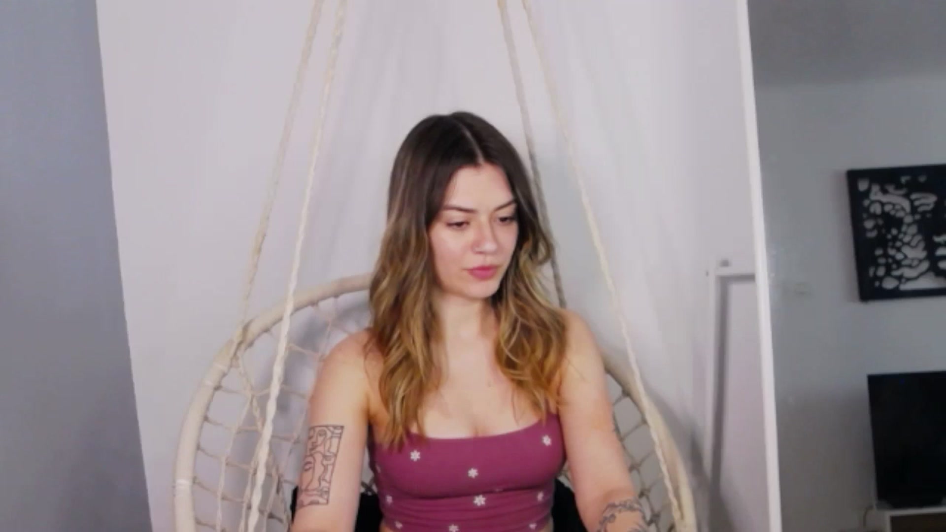 Gallery image thumbnail from RiriBee's myfreecams stream on, 05/28/2024, 15:59 image 17 of 20
