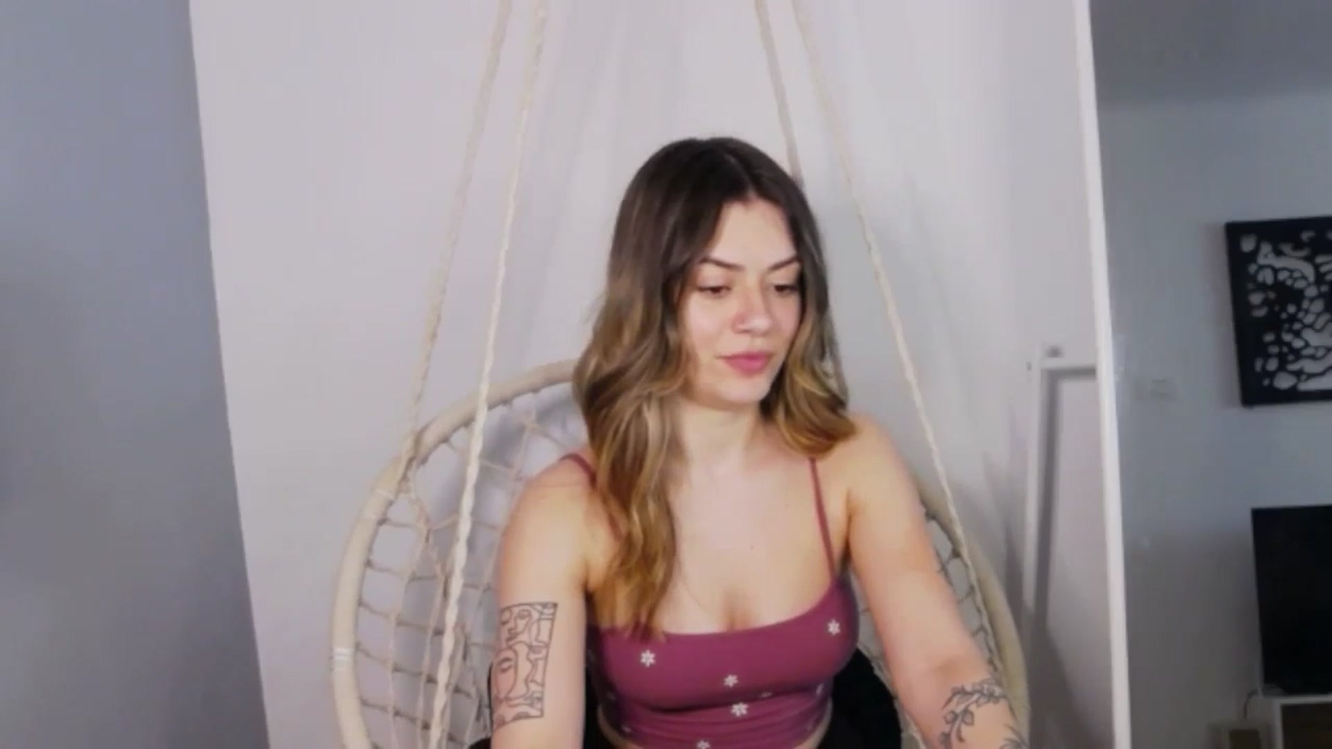 Gallery image thumbnail from RiriBee's myfreecams stream on, 05/28/2024, 15:59 image 8 of 20