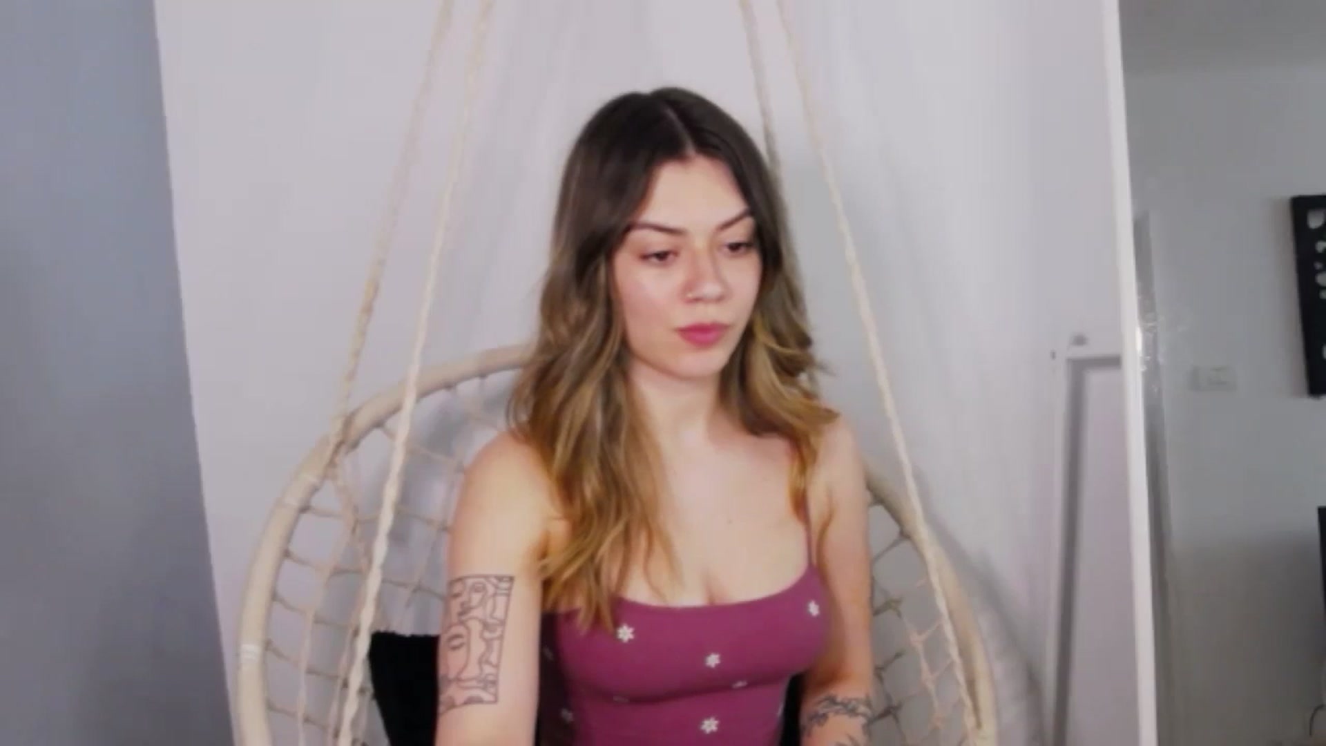 Gallery image thumbnail from RiriBee's myfreecams stream on, 05/28/2024, 15:59 image 3 of 20