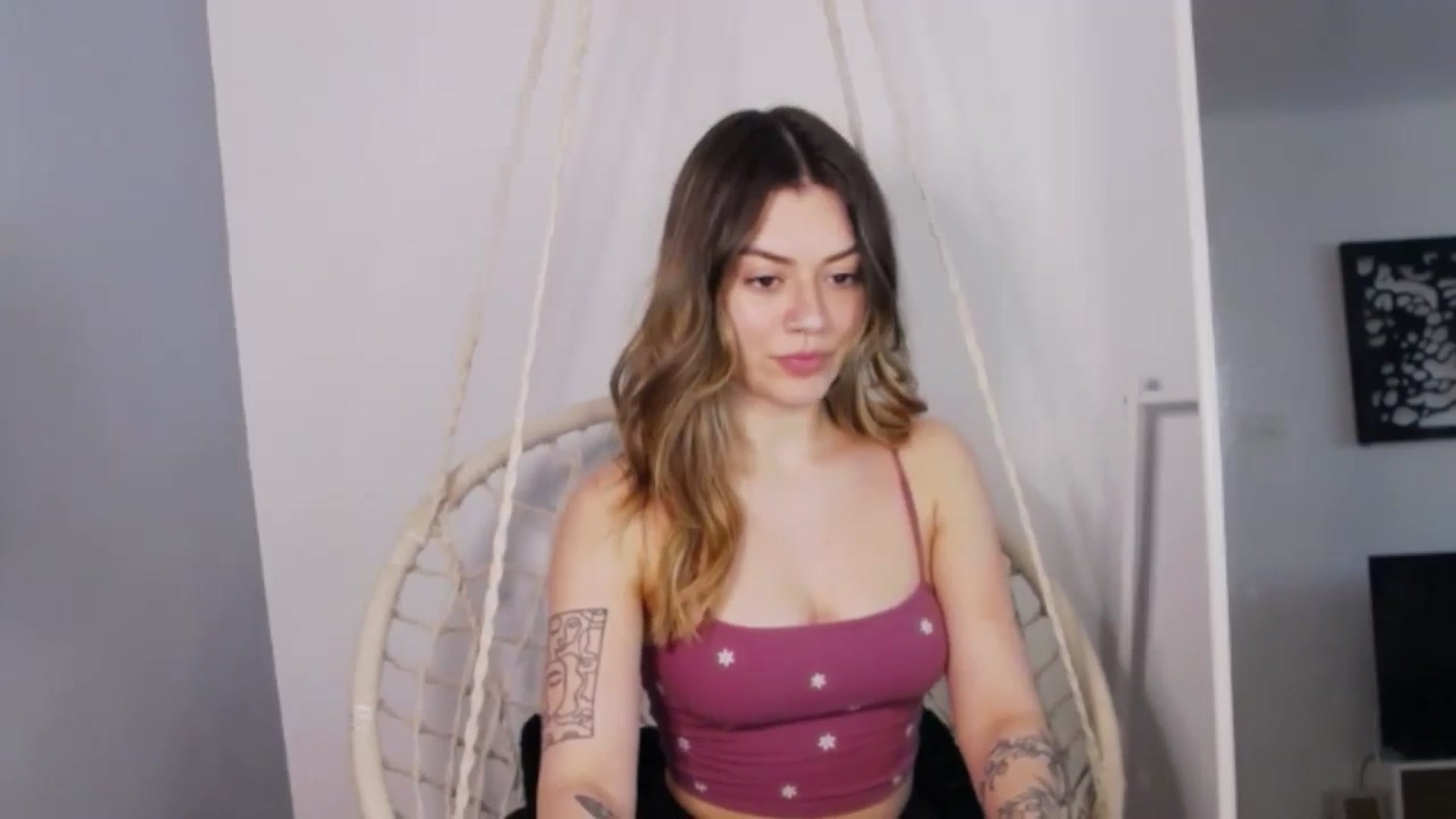 Gallery image thumbnail from RiriBee's myfreecams stream on, 05/28/2024, 15:59 image 5 of 20