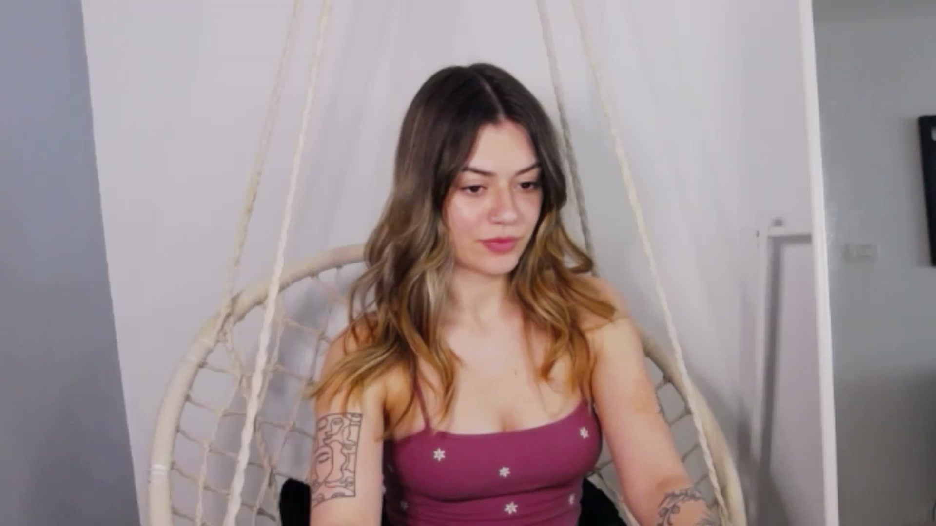 Gallery image thumbnail from RiriBee's myfreecams stream on, 05/28/2024, 15:59 image 12 of 20