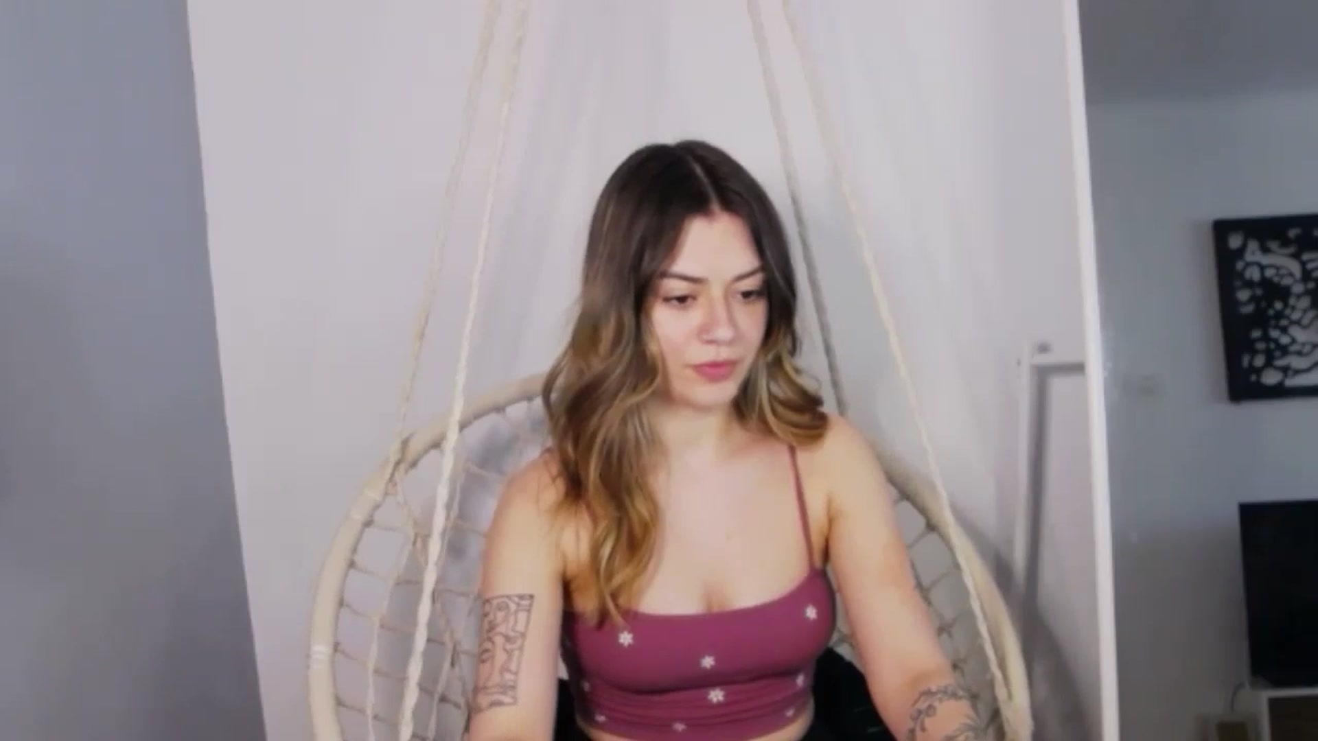 Gallery image thumbnail from RiriBee's myfreecams stream on, 05/28/2024, 15:59 image 7 of 20