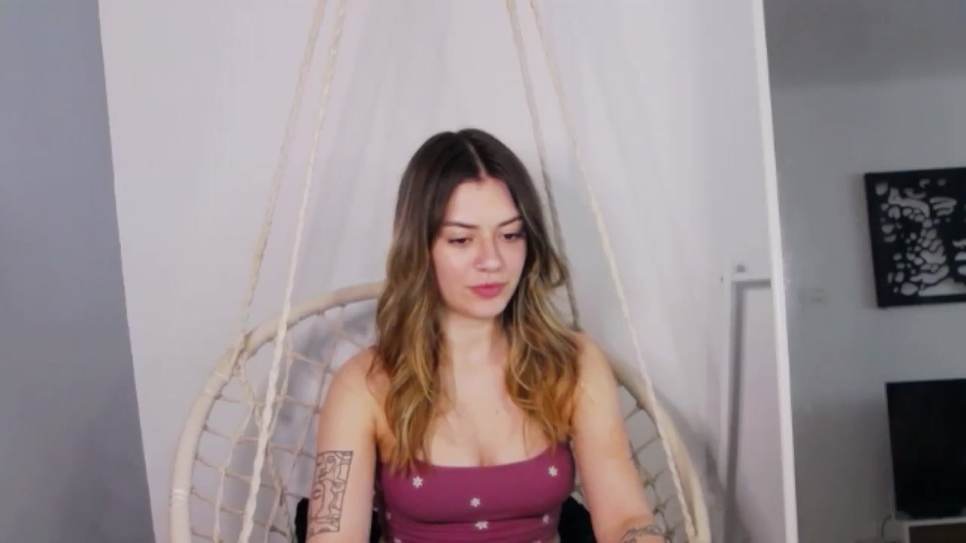 Gallery image thumbnail from RiriBee's myfreecams stream on, 05/28/2024, 15:59 image 19 of 20