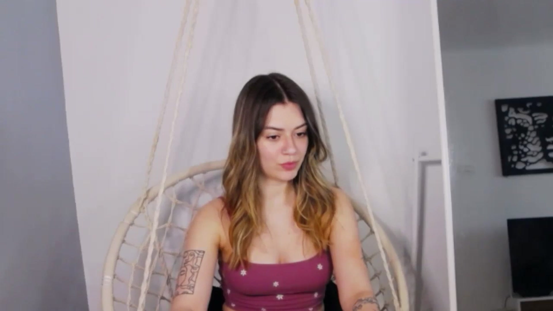 Gallery image thumbnail from RiriBee's myfreecams stream on, 05/28/2024, 15:59 image 18 of 20
