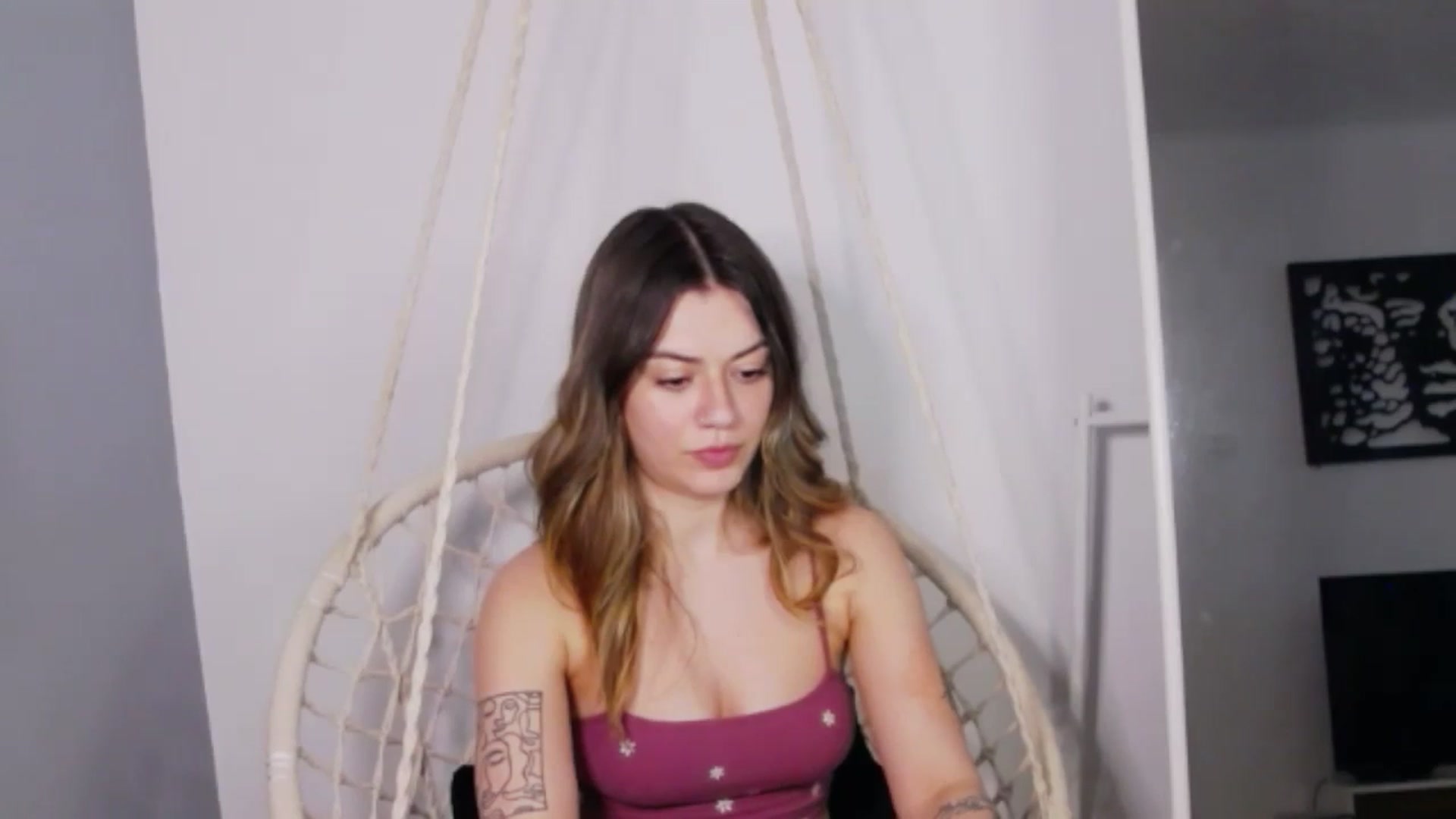 Gallery image thumbnail from RiriBee's myfreecams stream on, 05/28/2024, 17:38 image 17 of 20