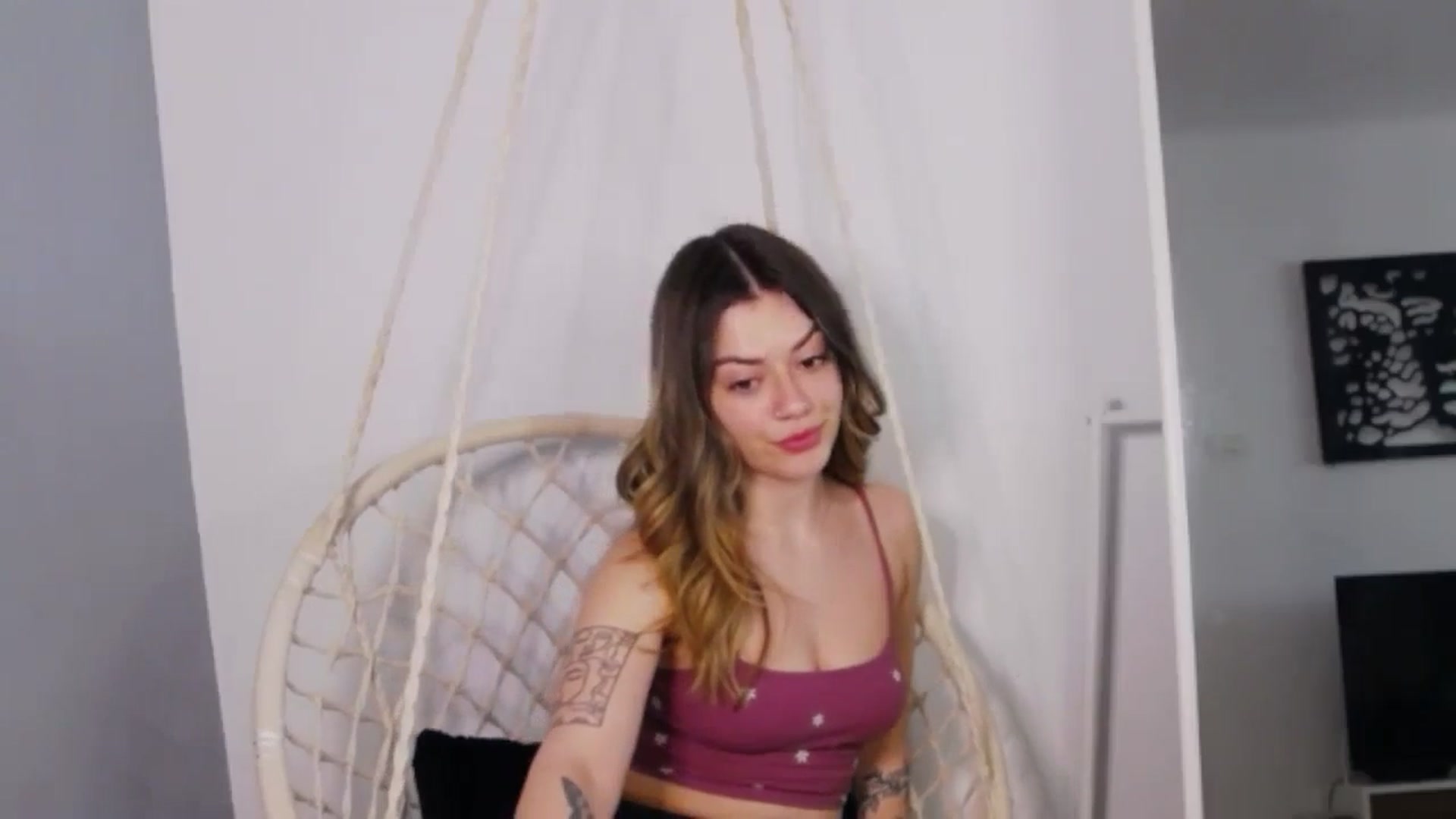 Gallery image thumbnail from RiriBee's myfreecams stream on, 05/28/2024, 17:38 image 3 of 20