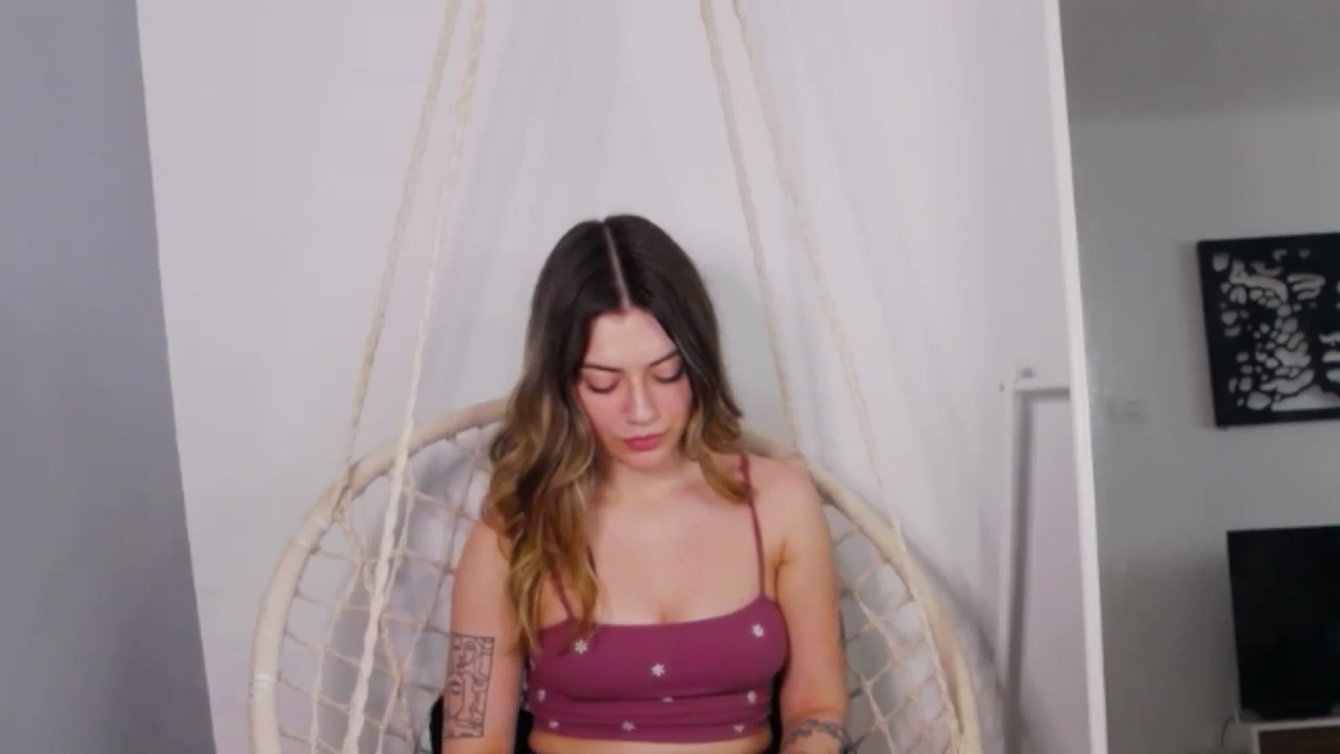 Gallery image thumbnail from RiriBee's myfreecams stream on, 05/28/2024, 17:38 image 5 of 20