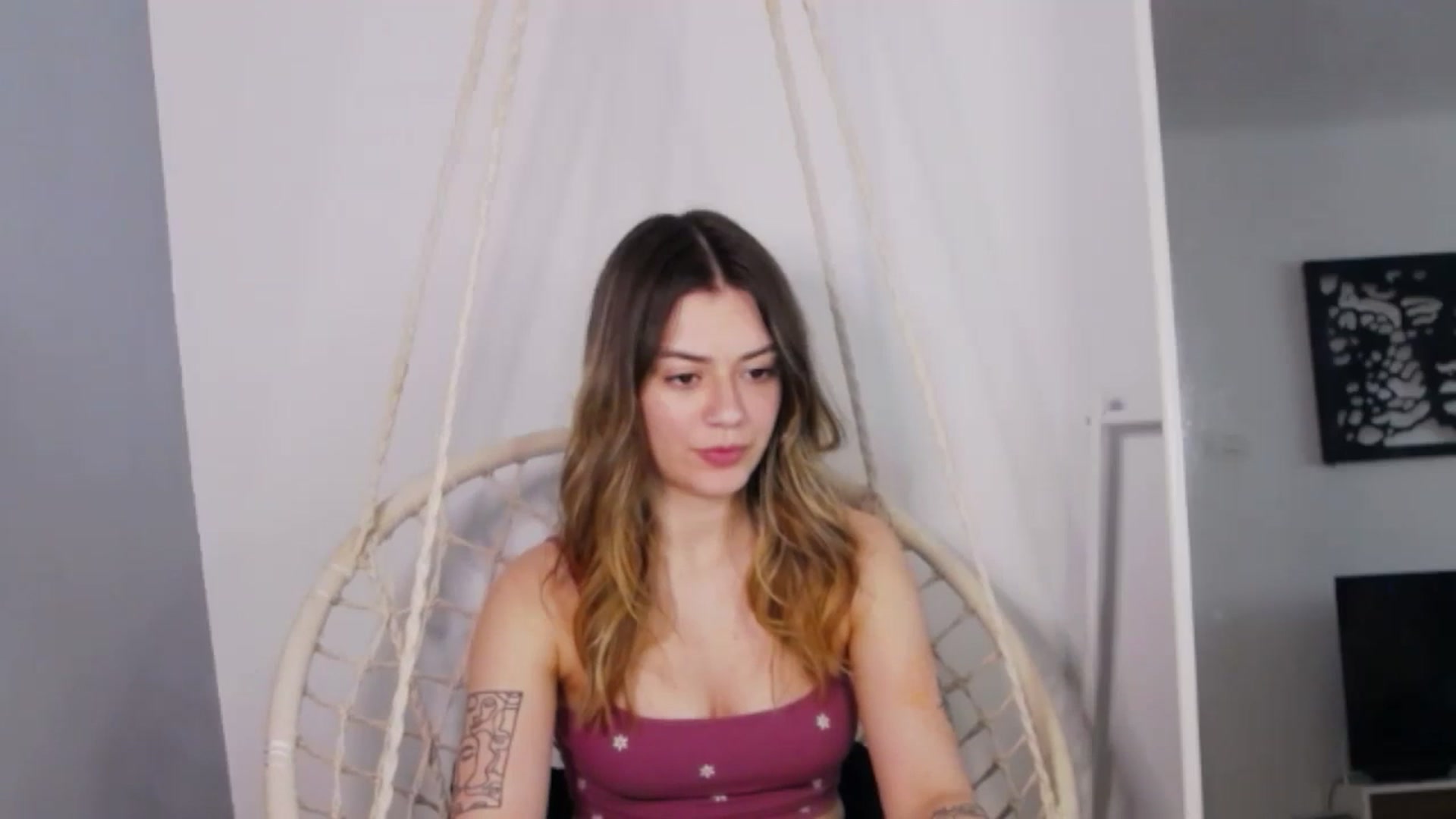 Gallery image thumbnail from RiriBee's myfreecams stream on, 05/28/2024, 17:38 image 2 of 20
