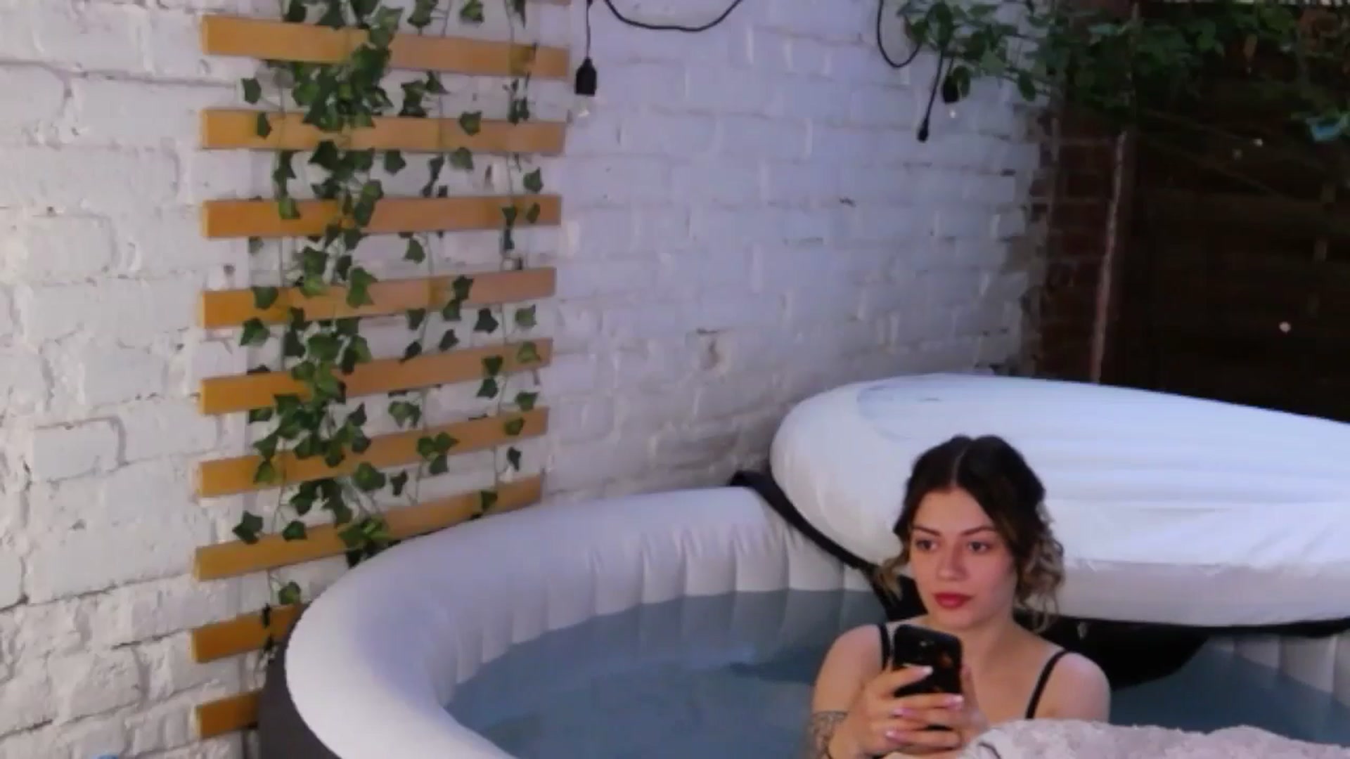 Gallery image thumbnail from RiriBee's myfreecams stream on, 05/29/2024, 17:33 image 16 of 20