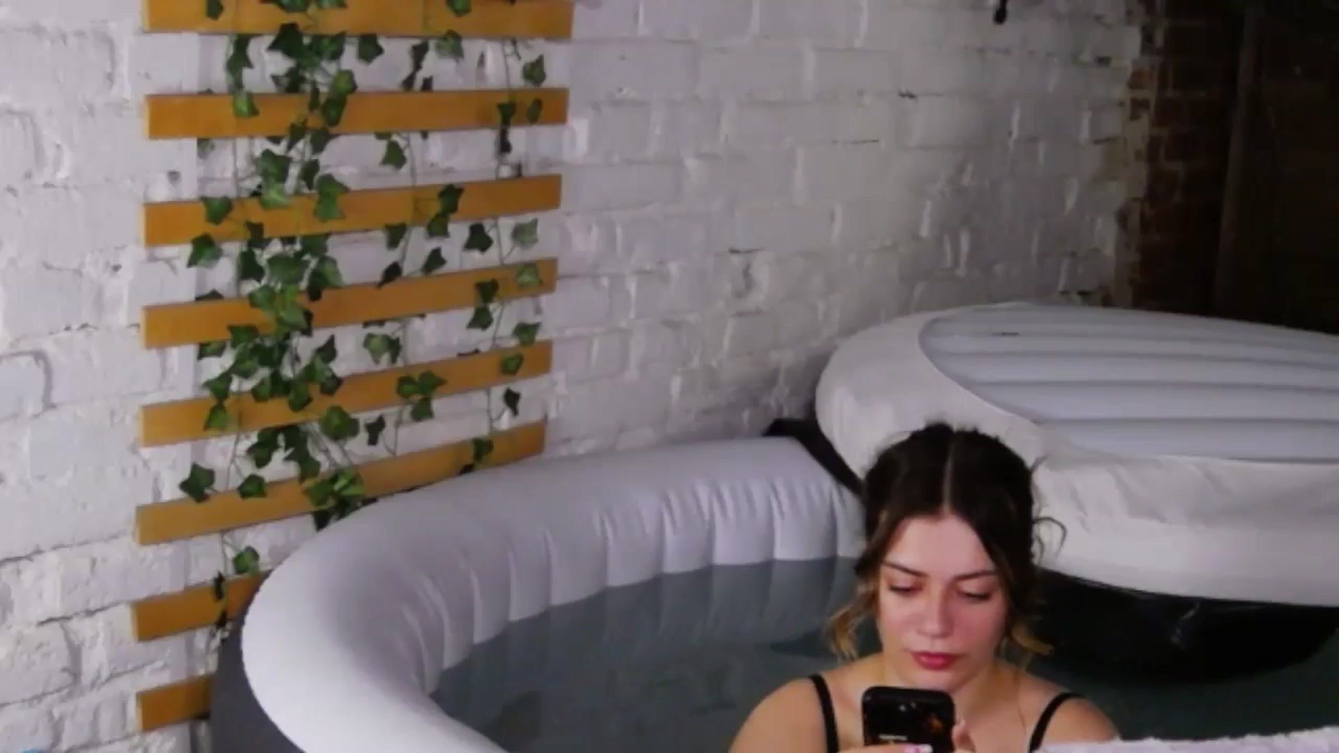 Gallery image thumbnail from RiriBee's myfreecams stream on, 05/29/2024, 19:16 image 8 of 20