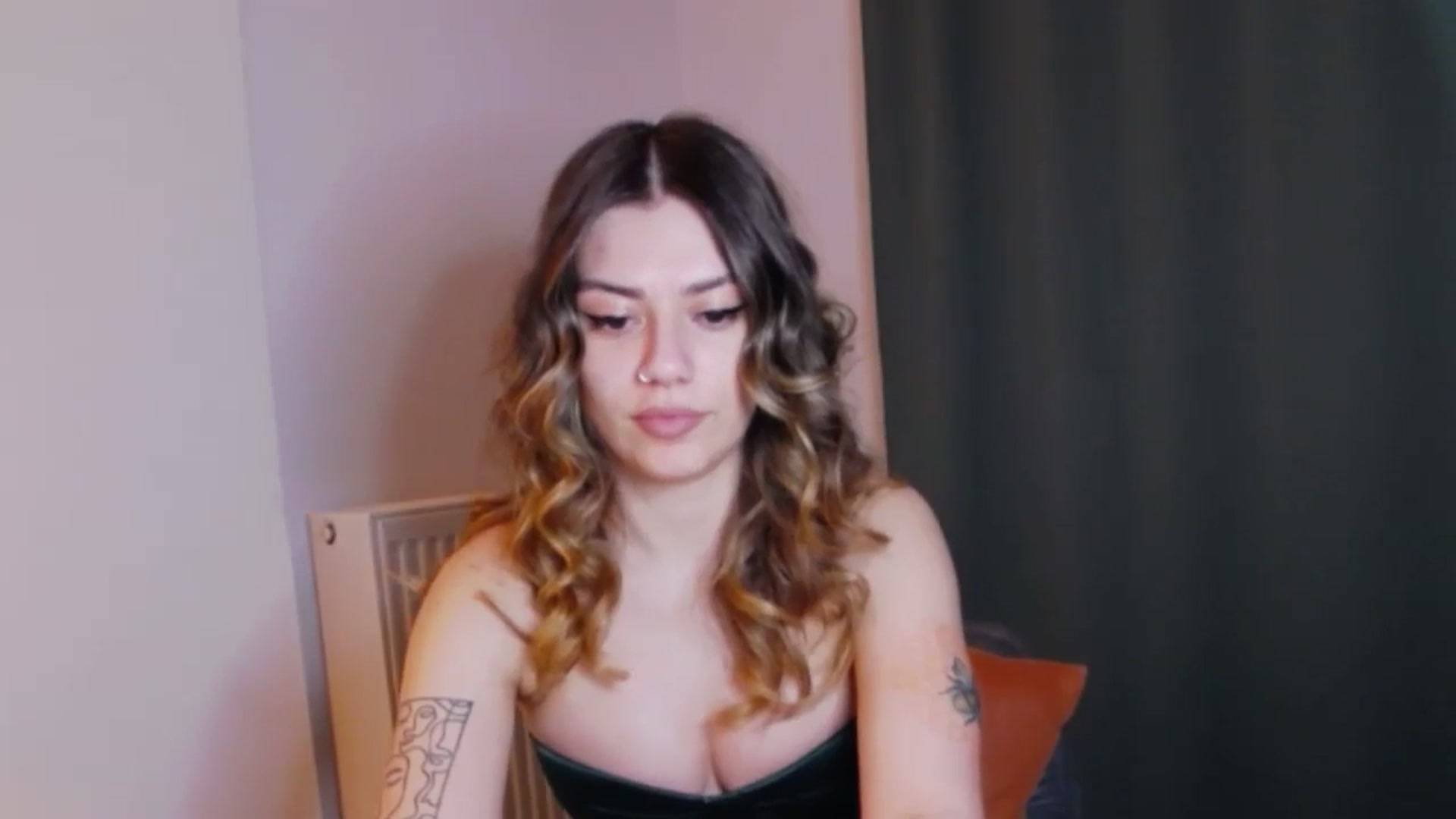 Gallery image thumbnail from RiriBee's myfreecams stream on, 06/01/2024, 22:40 image 20 of 20