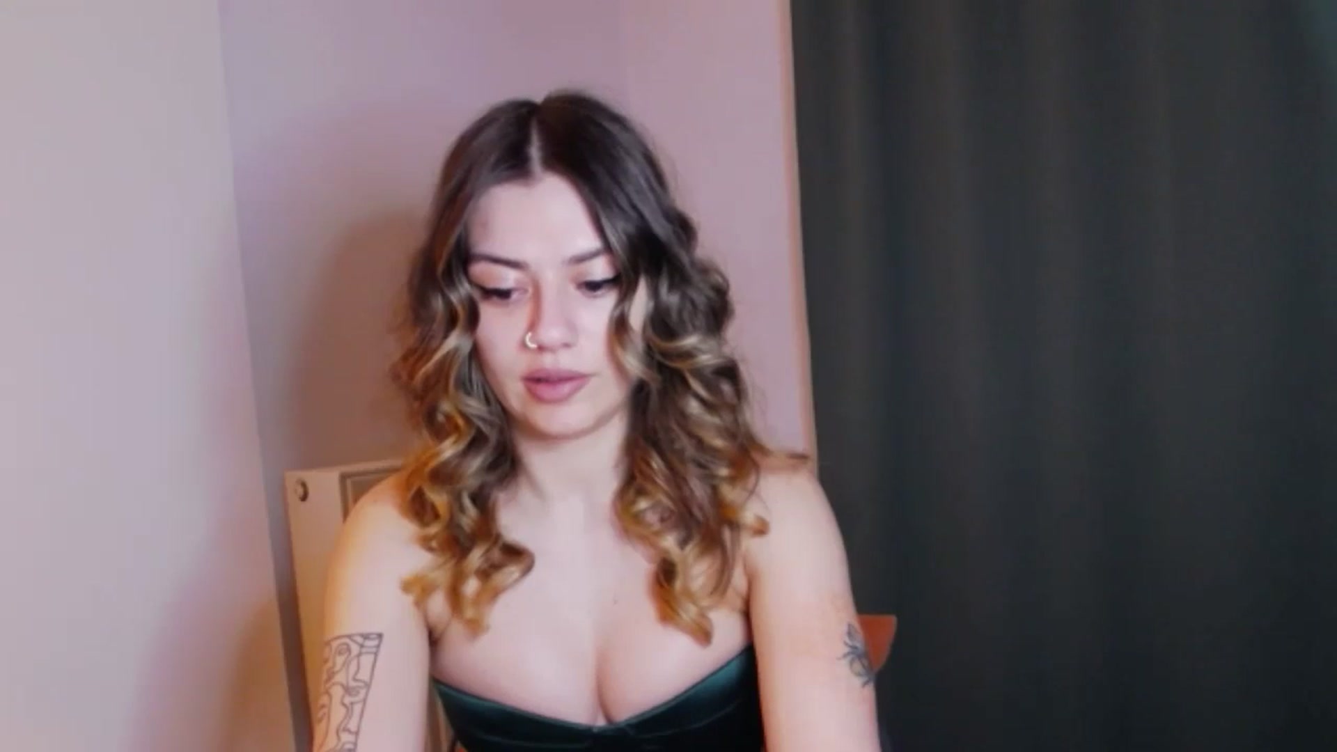 Gallery image thumbnail from RiriBee's myfreecams stream on, 06/02/2024, 24:02 image 11 of 20