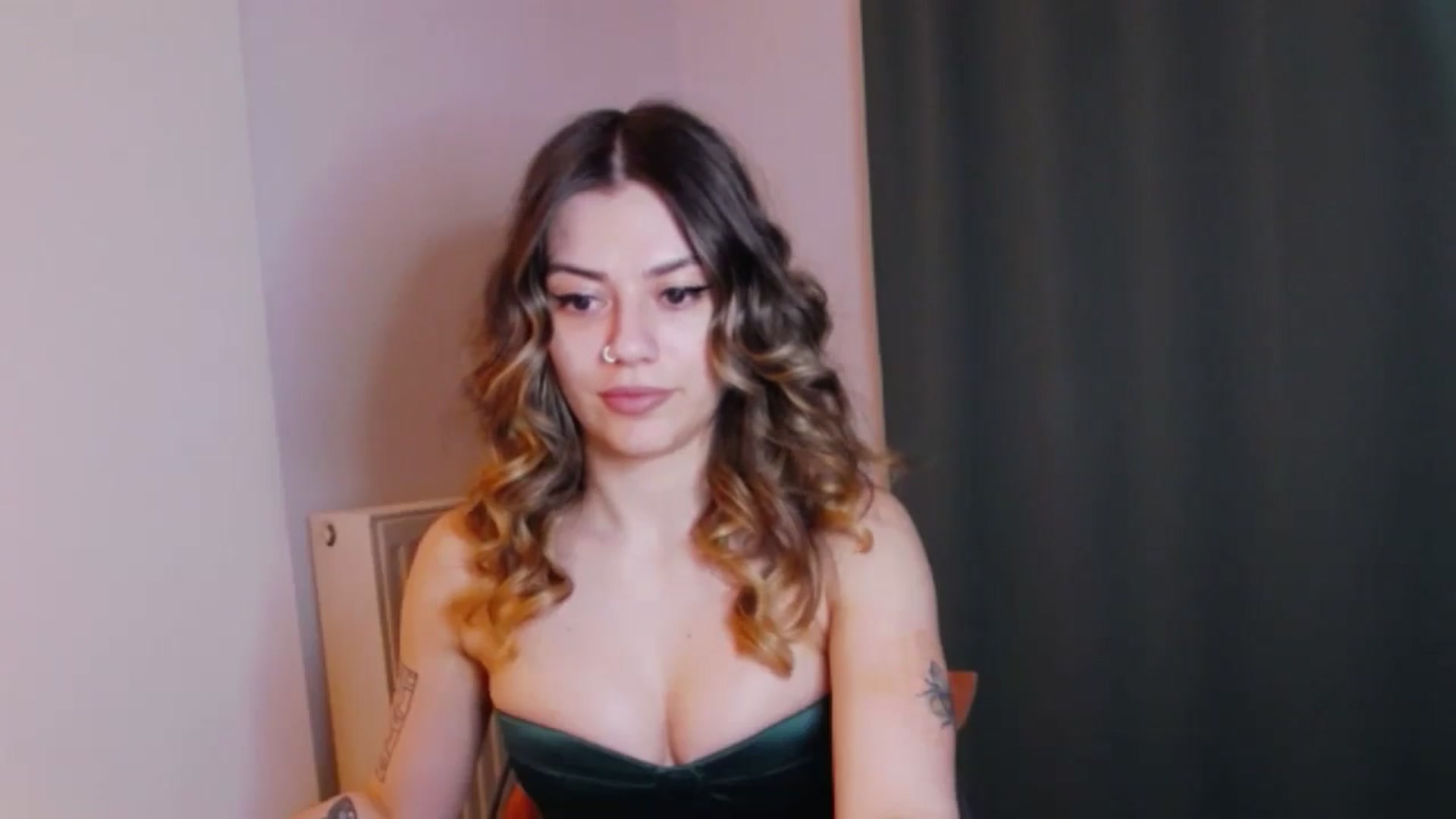 Gallery image thumbnail from RiriBee's myfreecams stream on, 06/02/2024, 24:02 image 7 of 20
