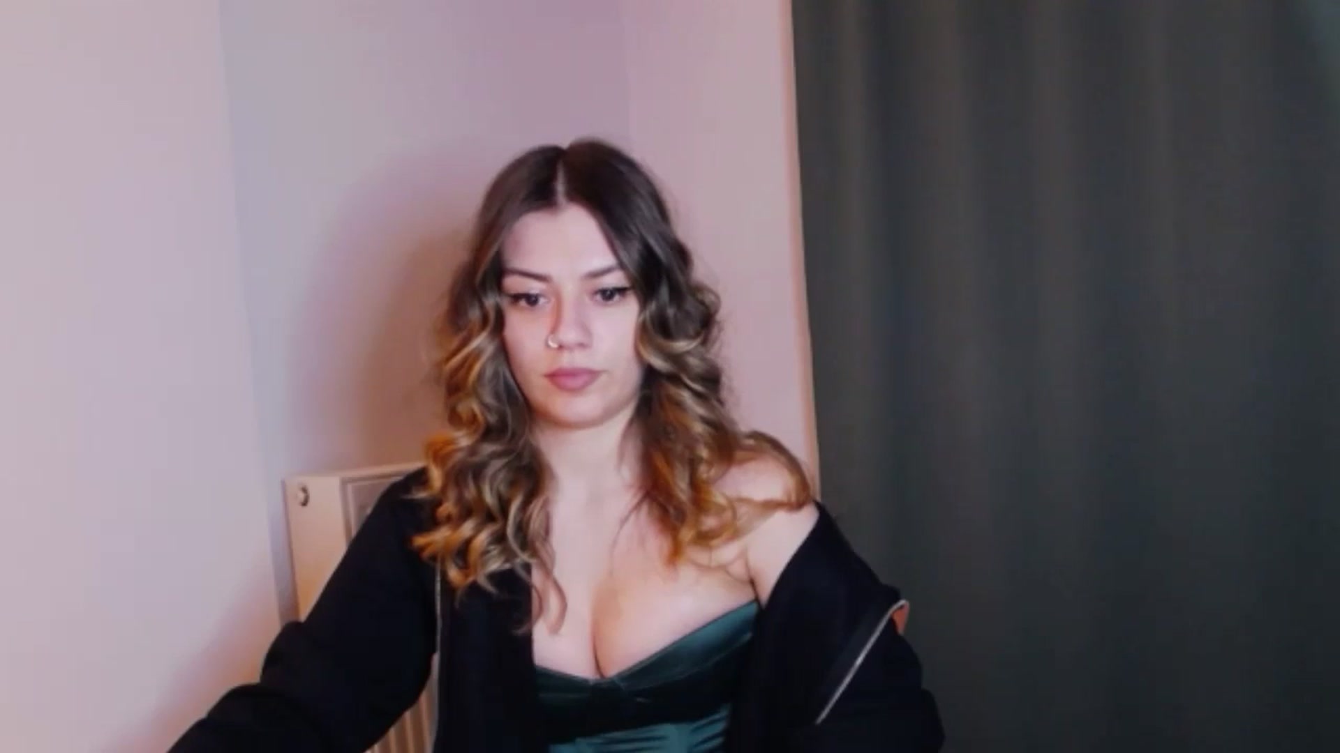 Gallery image thumbnail from RiriBee's myfreecams stream on, 06/02/2024, 01:06 image 4 of 20