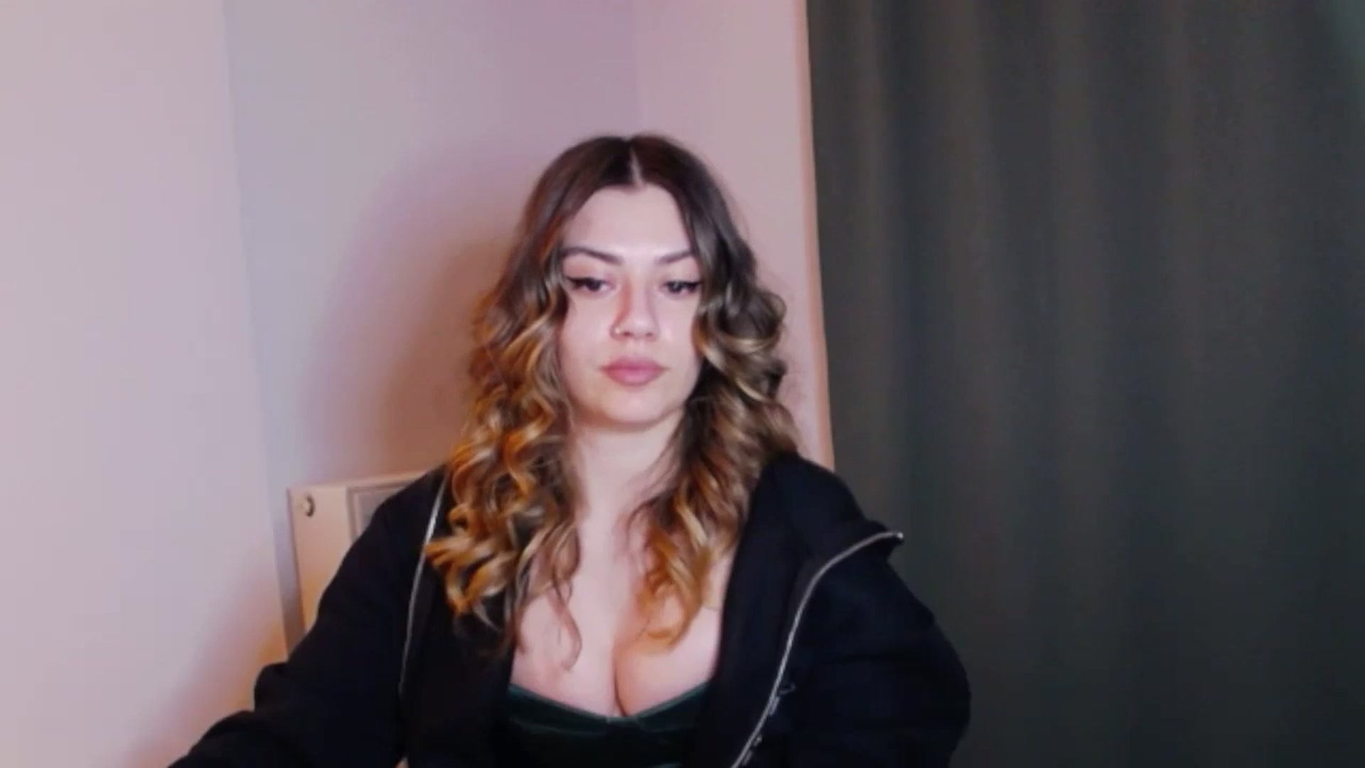 Gallery image thumbnail from RiriBee's myfreecams stream on, 06/02/2024, 01:06 image 5 of 20