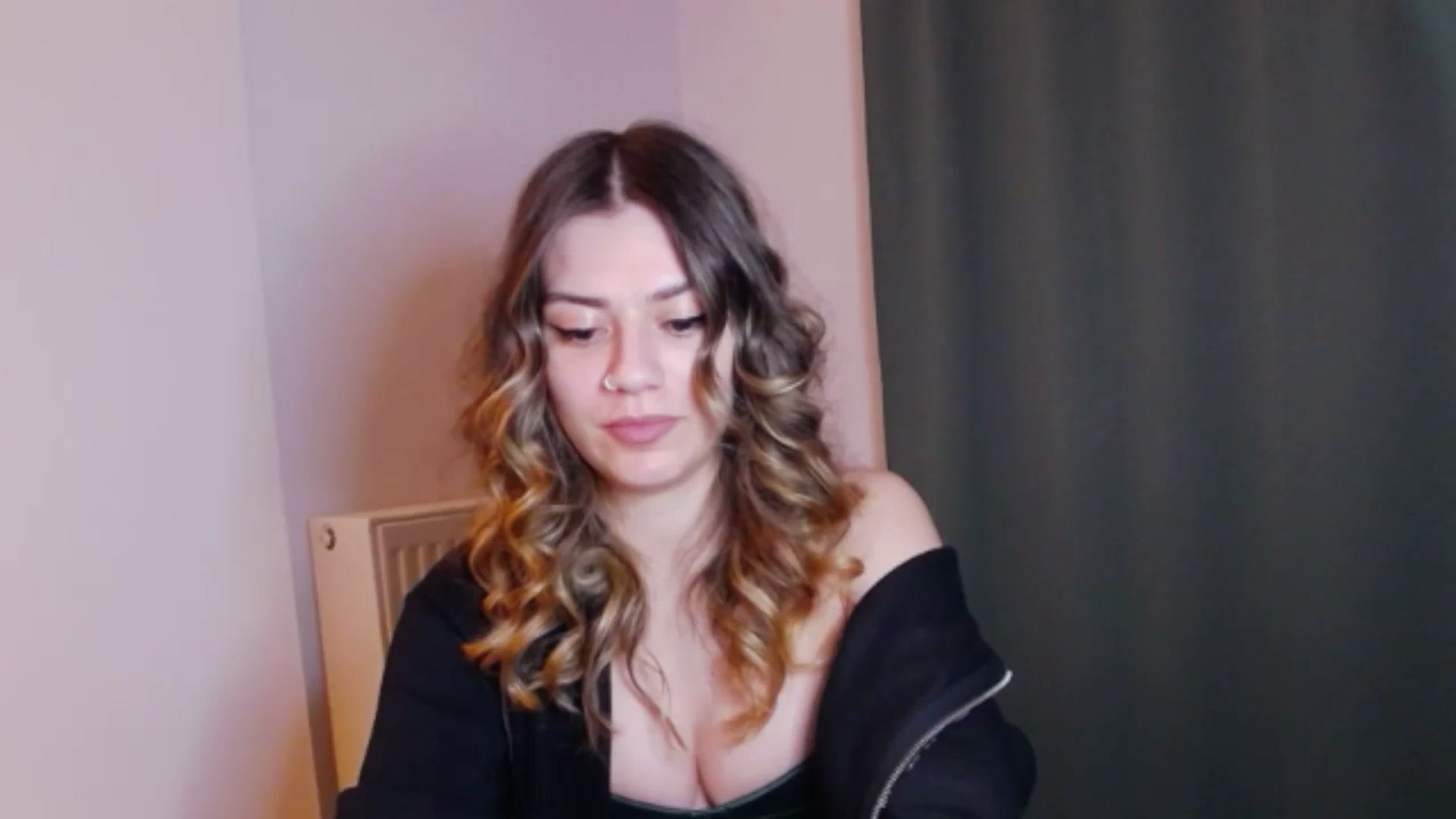 Gallery image thumbnail from RiriBee's myfreecams stream on, 06/02/2024, 01:06 image 11 of 20