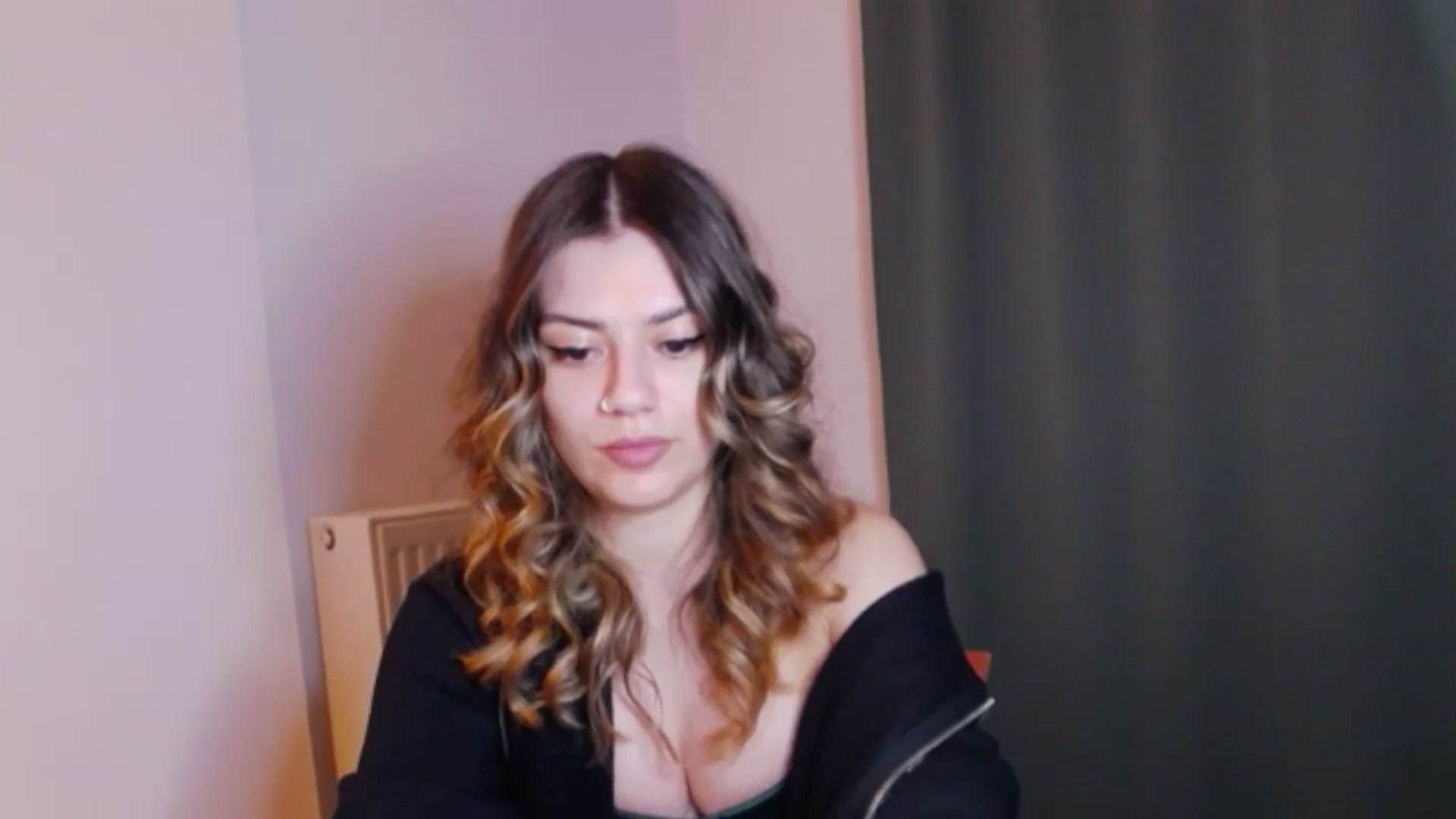Gallery image thumbnail from RiriBee's myfreecams stream on, 06/02/2024, 01:06 image 18 of 20