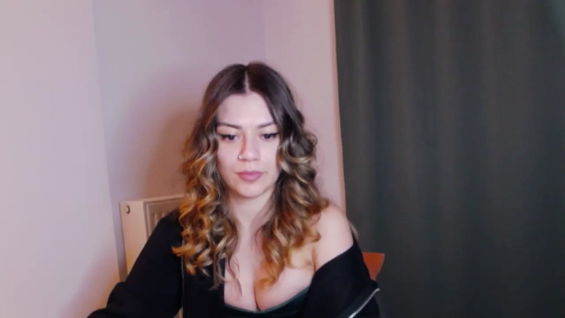 Gallery image thumbnail from RiriBee's myfreecams stream on, 06/02/2024, 01:06 image 17 of 20