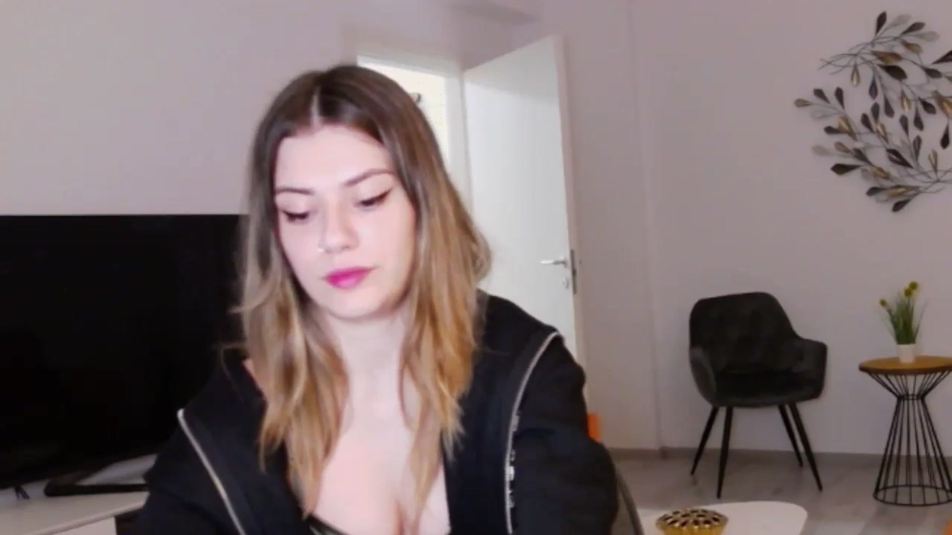 Gallery image thumbnail from RiriBee's myfreecams stream on, 06/02/2024, 23:10 image 18 of 20