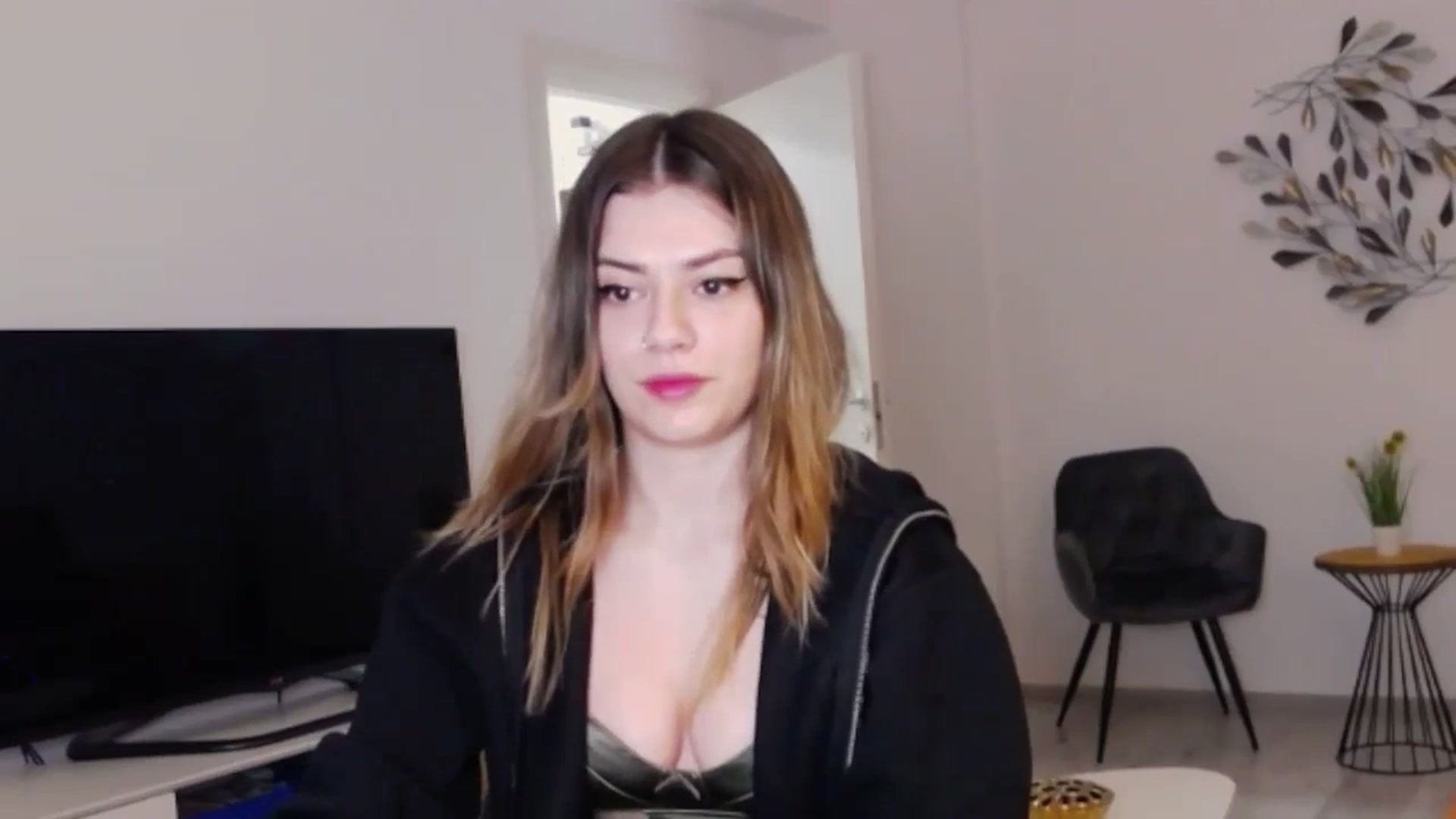 Gallery image thumbnail from RiriBee's myfreecams stream on, 06/02/2024, 23:10 image 5 of 20