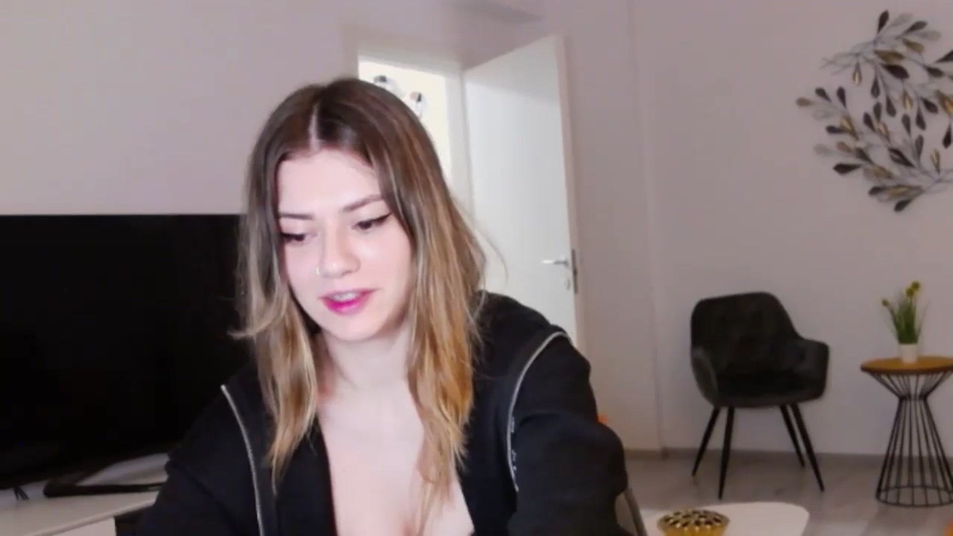 Gallery image thumbnail from RiriBee's myfreecams stream on, 06/02/2024, 23:10 image 15 of 20