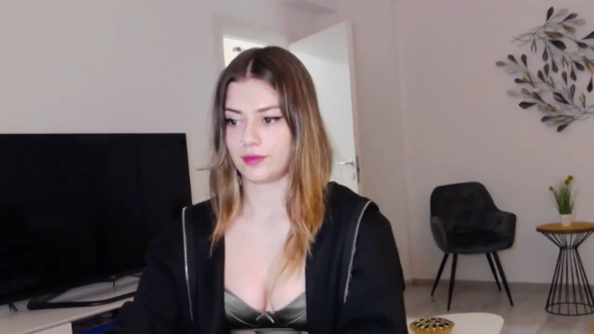 Gallery image thumbnail from RiriBee's myfreecams stream on, 06/02/2024, 23:10 image 13 of 20