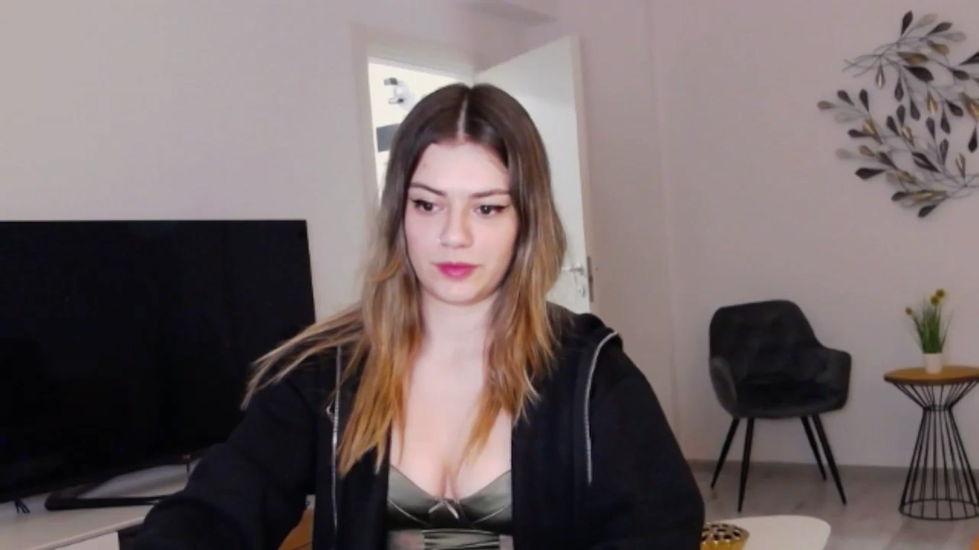 Gallery image thumbnail from RiriBee's myfreecams stream on, 06/02/2024, 23:10 image 4 of 20