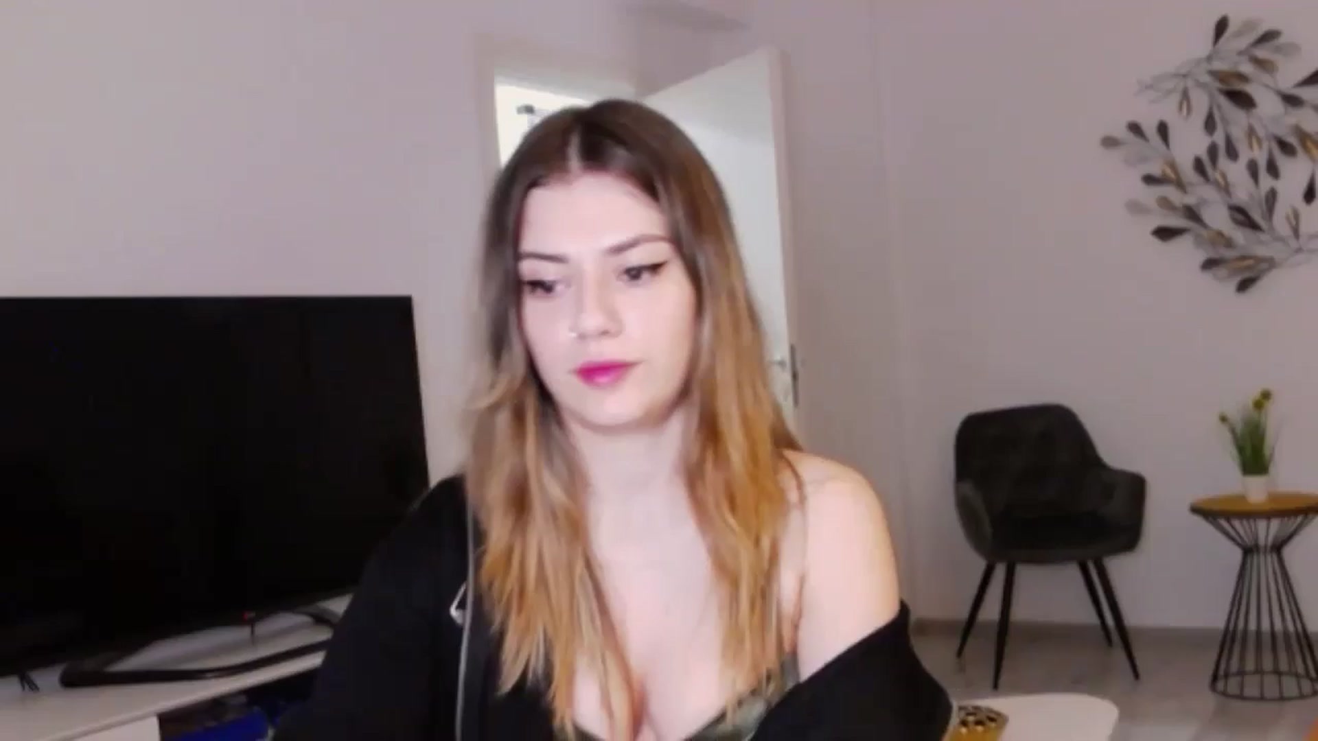Gallery image thumbnail from RiriBee's myfreecams stream on, 06/02/2024, 23:10 image 1 of 20