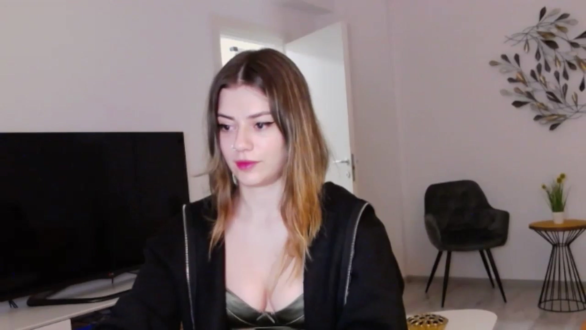 Gallery image thumbnail from RiriBee's myfreecams stream on, 06/02/2024, 23:10 image 11 of 20