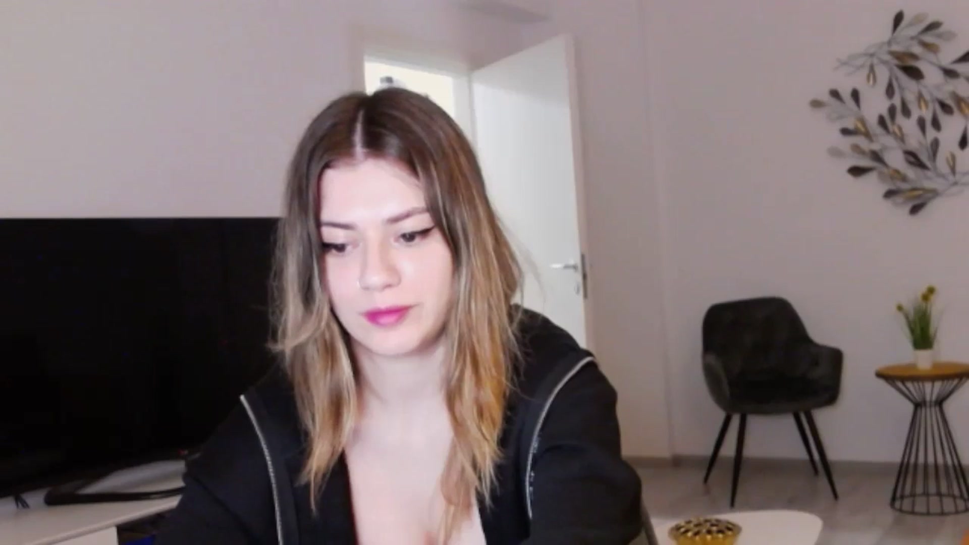 Gallery image thumbnail from RiriBee's myfreecams stream on, 06/02/2024, 23:10 image 16 of 20
