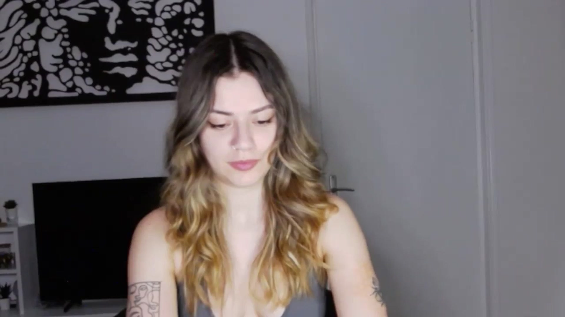 Gallery image thumbnail from RiriBee's myfreecams stream on, 06/10/2024, 24:34 image 17 of 20