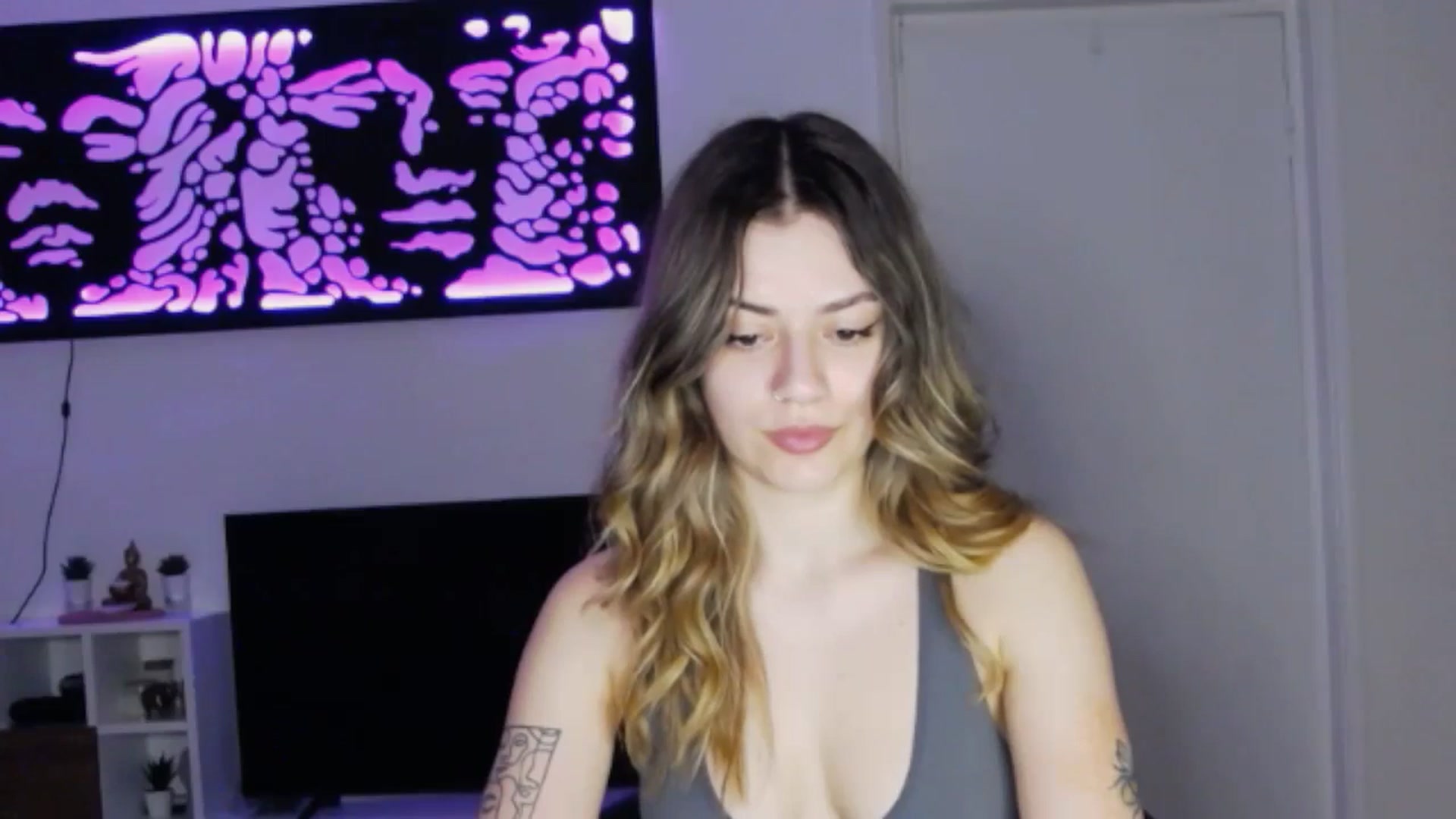 Gallery image thumbnail from RiriBee's myfreecams stream on, 06/10/2024, 24:34 image 11 of 20