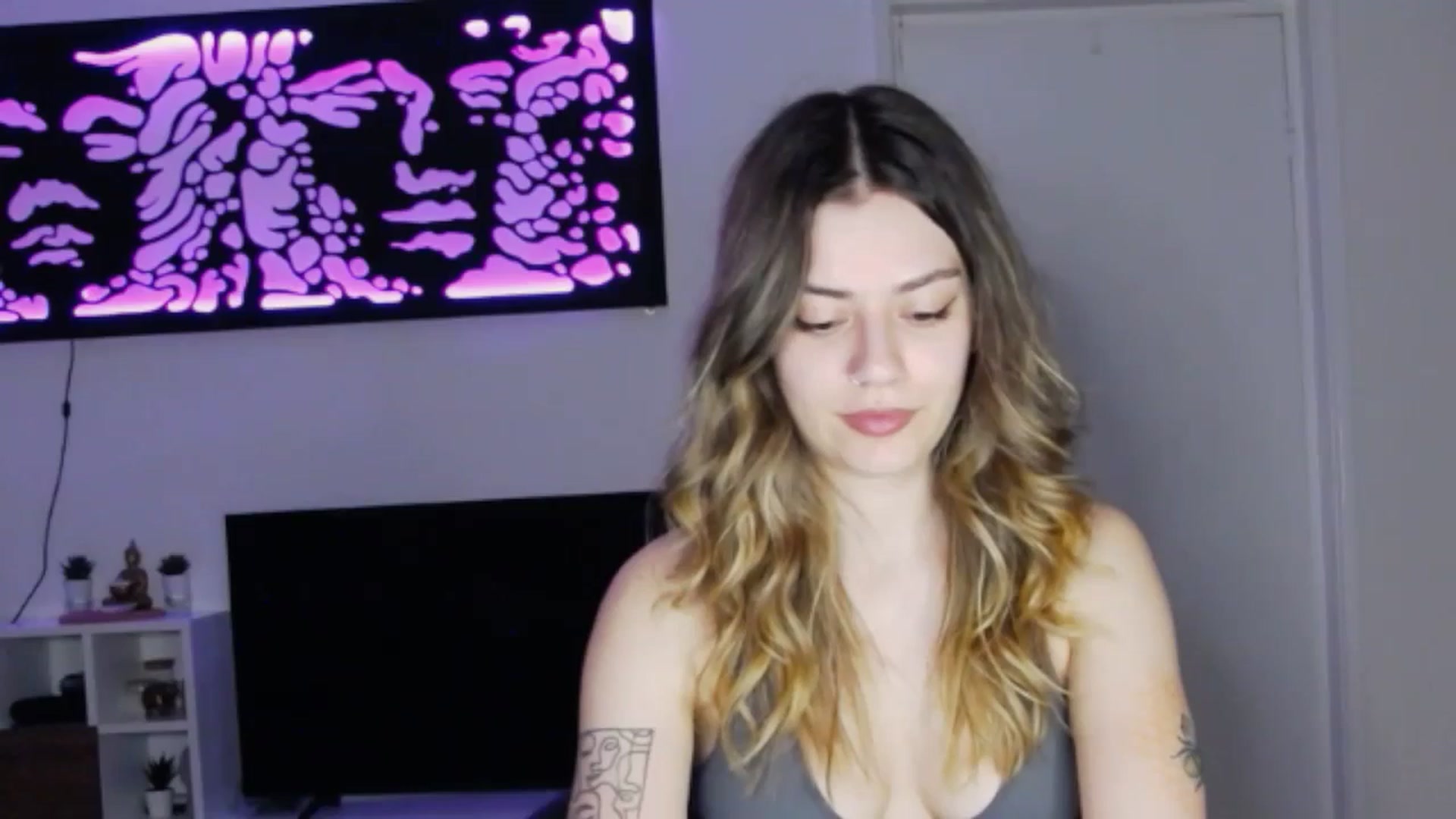 Gallery image thumbnail from RiriBee's myfreecams stream on, 06/10/2024, 24:34 image 3 of 20