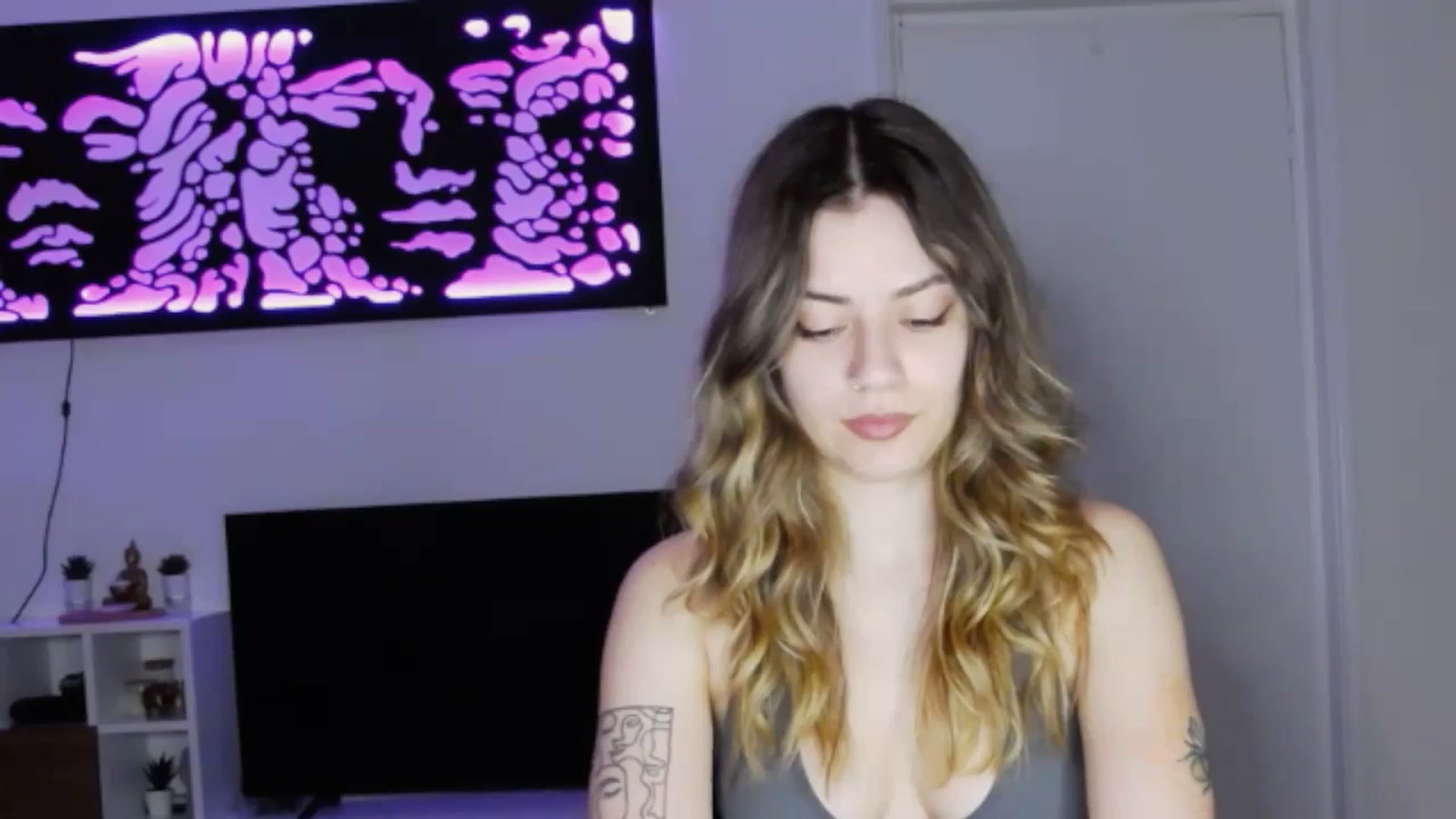 Gallery image thumbnail from RiriBee's myfreecams stream on, 06/10/2024, 24:34 image 5 of 20