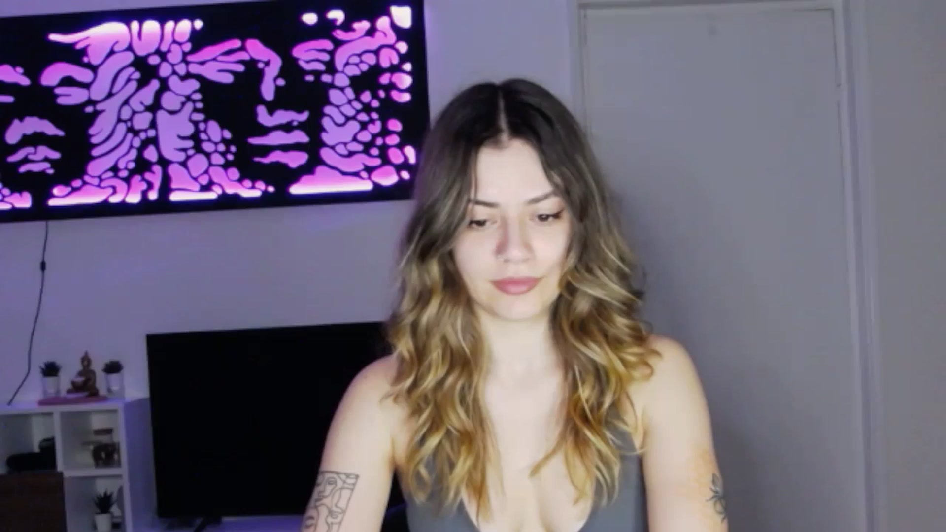 Gallery image thumbnail from RiriBee's myfreecams stream on, 06/10/2024, 24:34 image 9 of 20
