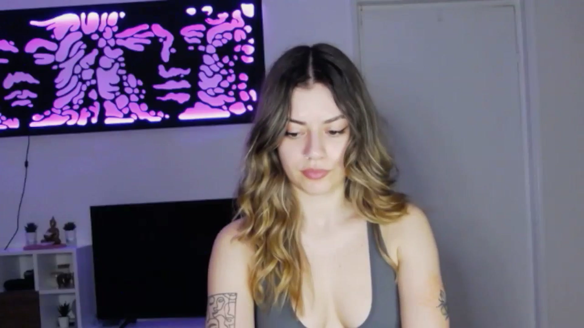 Gallery image thumbnail from RiriBee's myfreecams stream on, 06/10/2024, 24:34 image 10 of 20