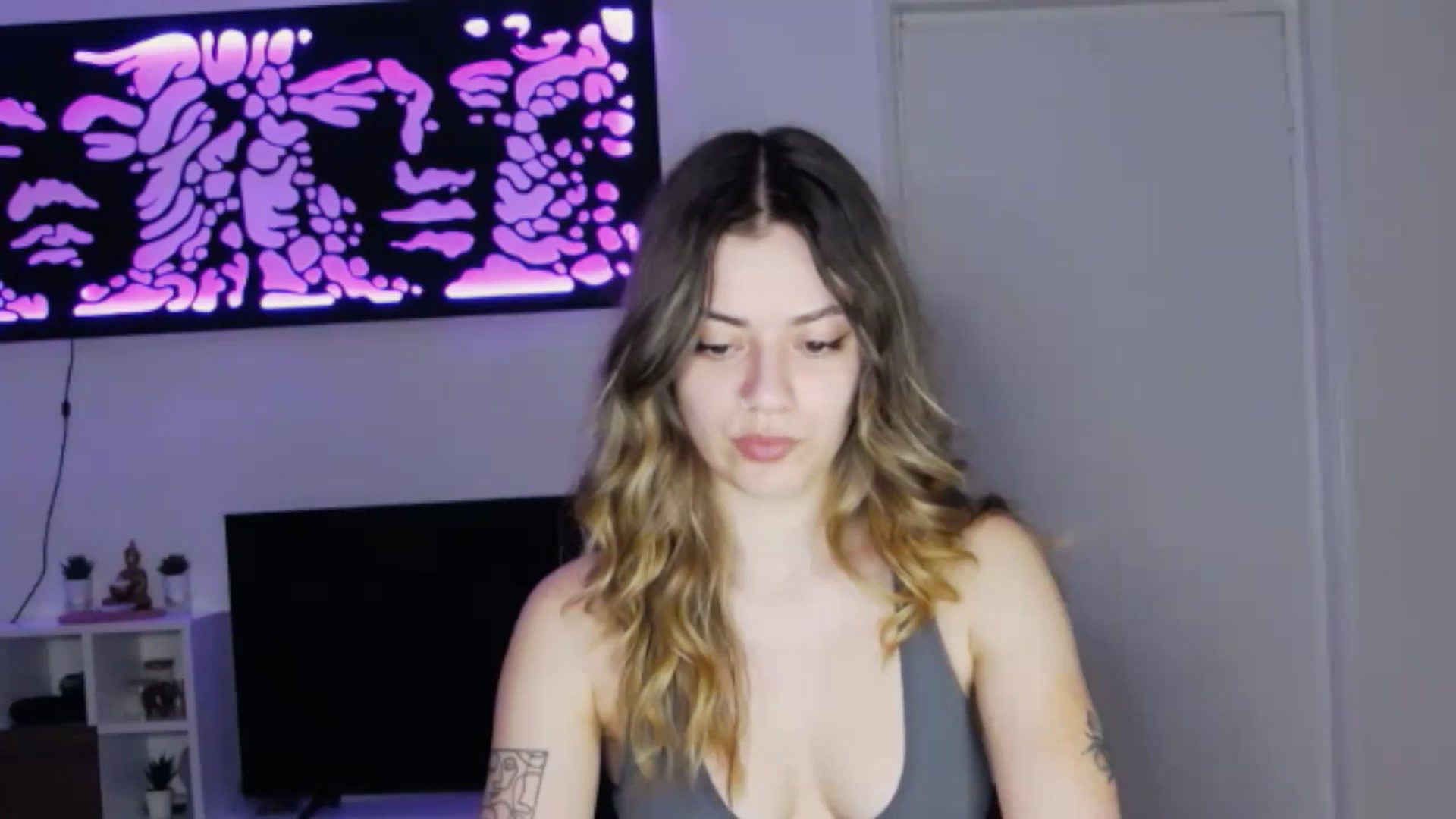 Gallery image thumbnail from RiriBee's myfreecams stream on, 06/10/2024, 24:34 image 7 of 20