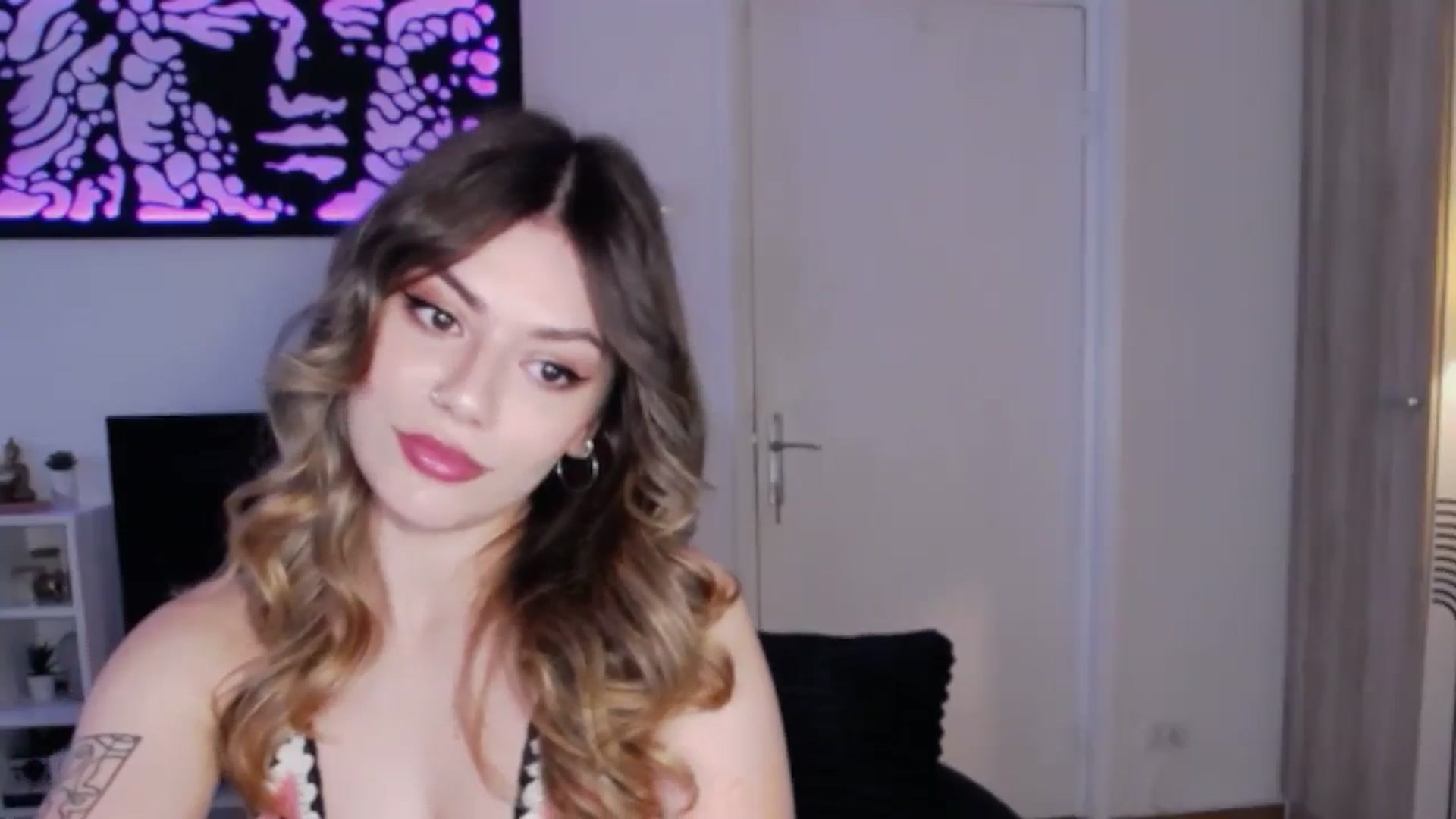Gallery image thumbnail from RiriBee's myfreecams stream on, 06/22/2024, 16:54 image 2 of 20