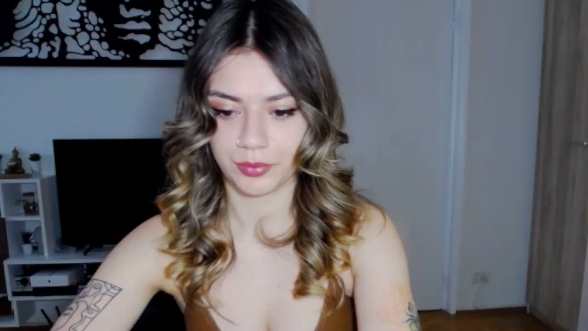Gallery image thumbnail from RiriBee's myfreecams stream on, 06/23/2024, 04:08 image 15 of 20