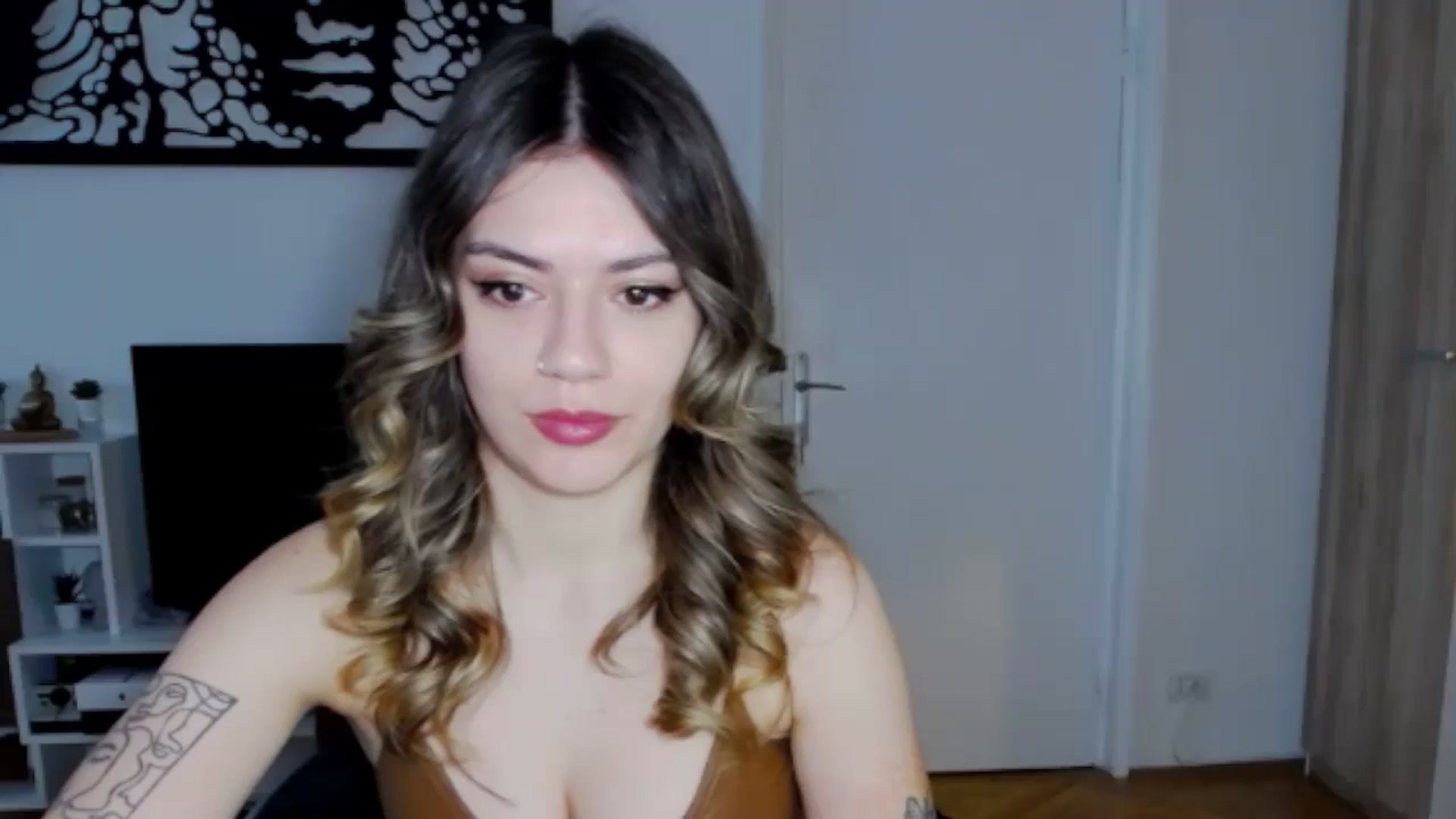 Gallery image thumbnail from RiriBee's myfreecams stream on, 06/23/2024, 04:08 image 13 of 20