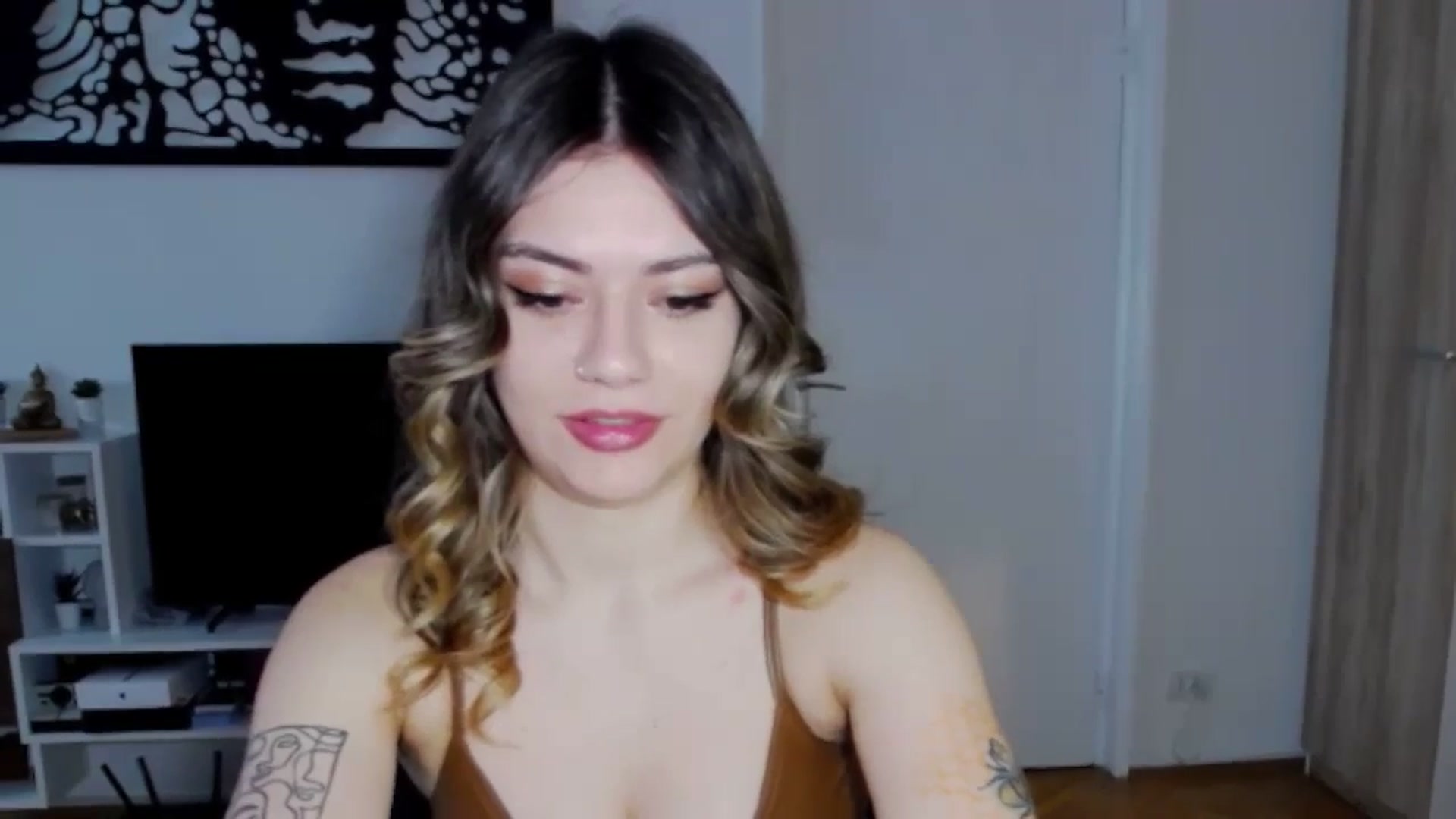 Gallery image thumbnail from RiriBee's myfreecams stream on, 06/23/2024, 04:08 image 18 of 20