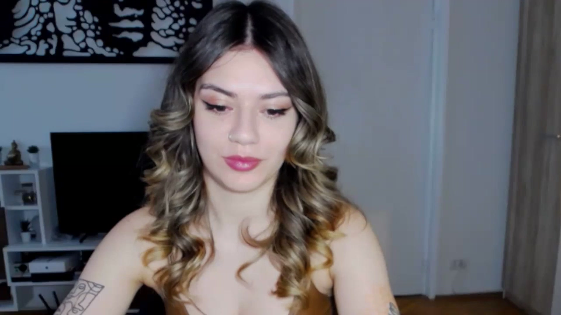 Gallery image thumbnail from RiriBee's myfreecams stream on, 06/23/2024, 04:08 image 16 of 20