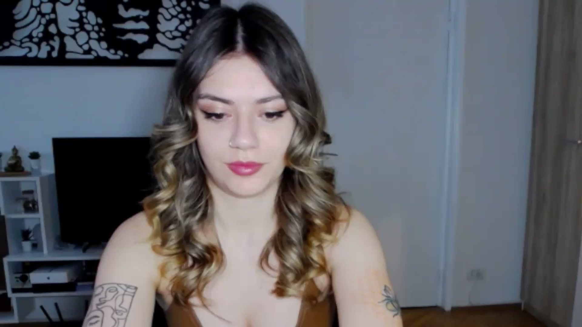 Gallery image thumbnail from RiriBee's myfreecams stream on, 06/23/2024, 04:08 image 12 of 20